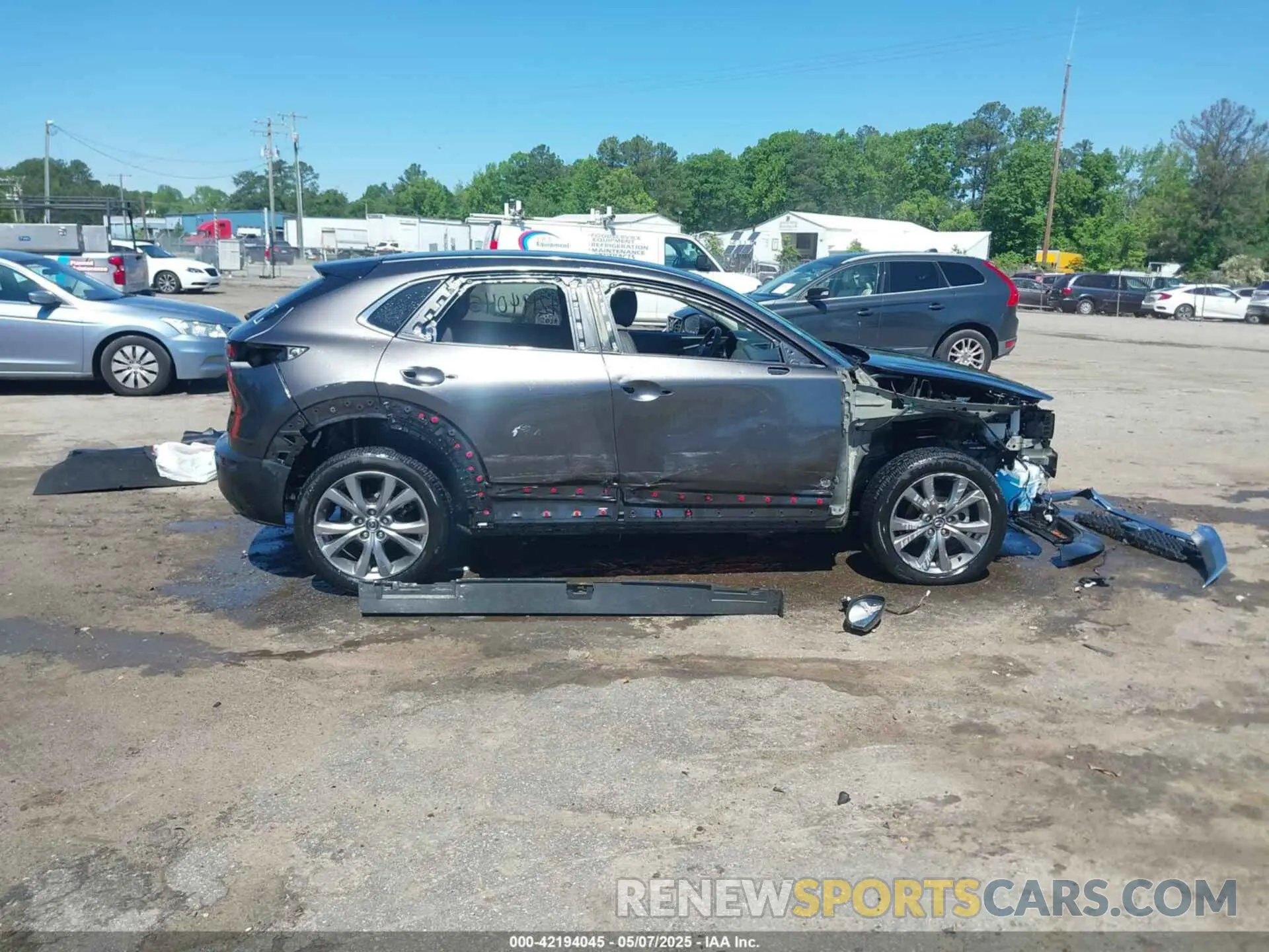 14 Photograph of a damaged car 3MVDMACL0LM130264 MAZDA CX-30 2020