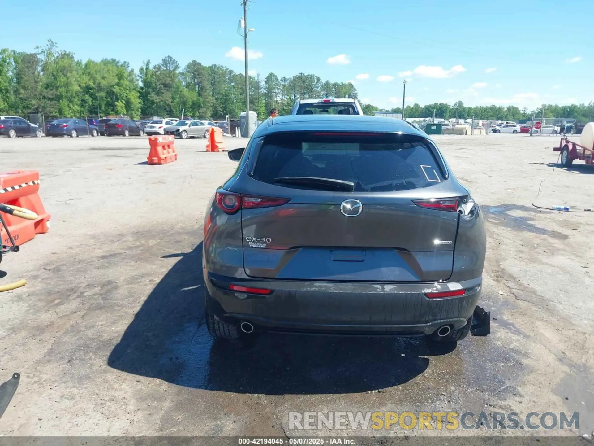 17 Photograph of a damaged car 3MVDMACL0LM130264 MAZDA CX-30 2020