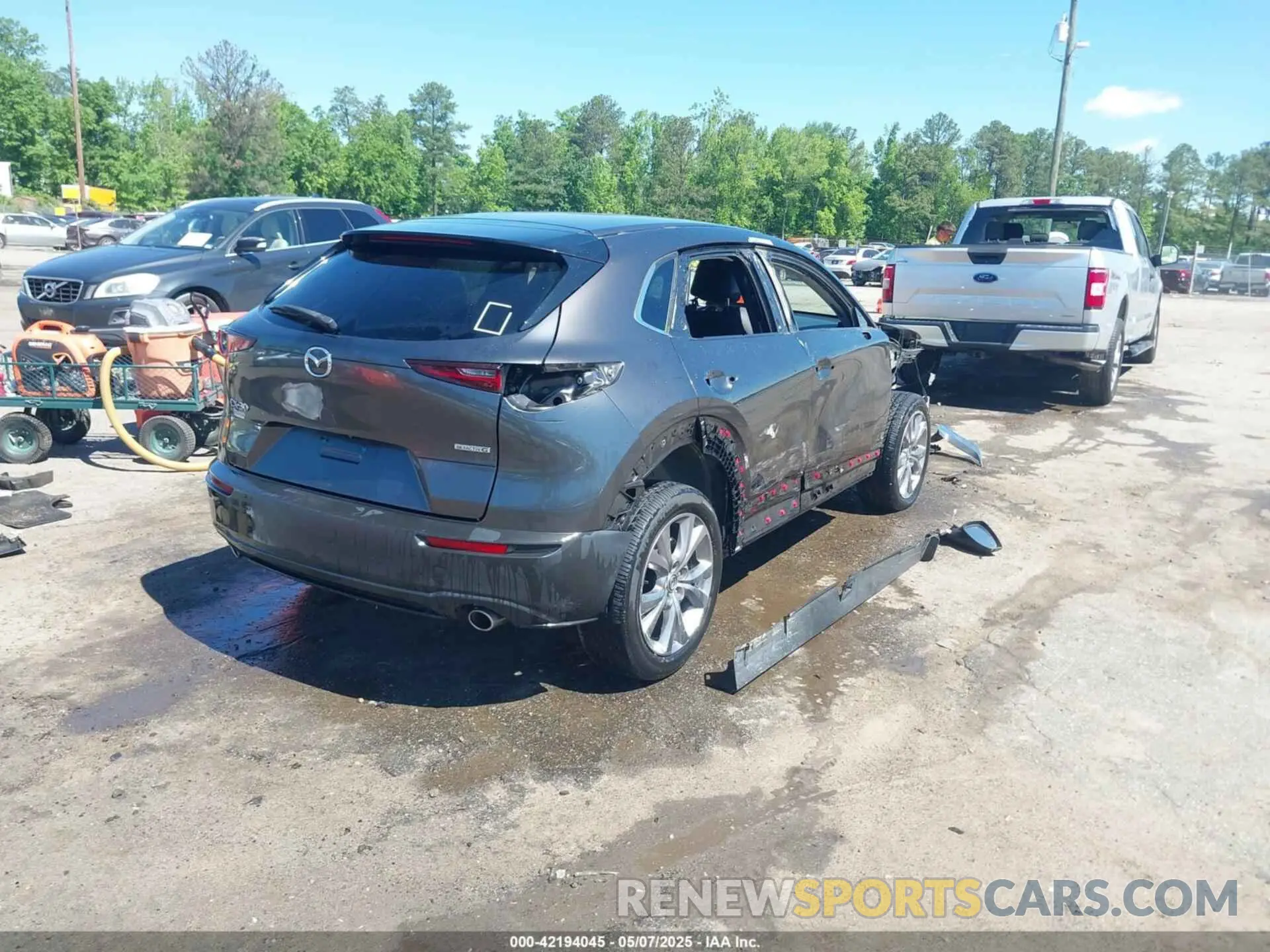 4 Photograph of a damaged car 3MVDMACL0LM130264 MAZDA CX-30 2020