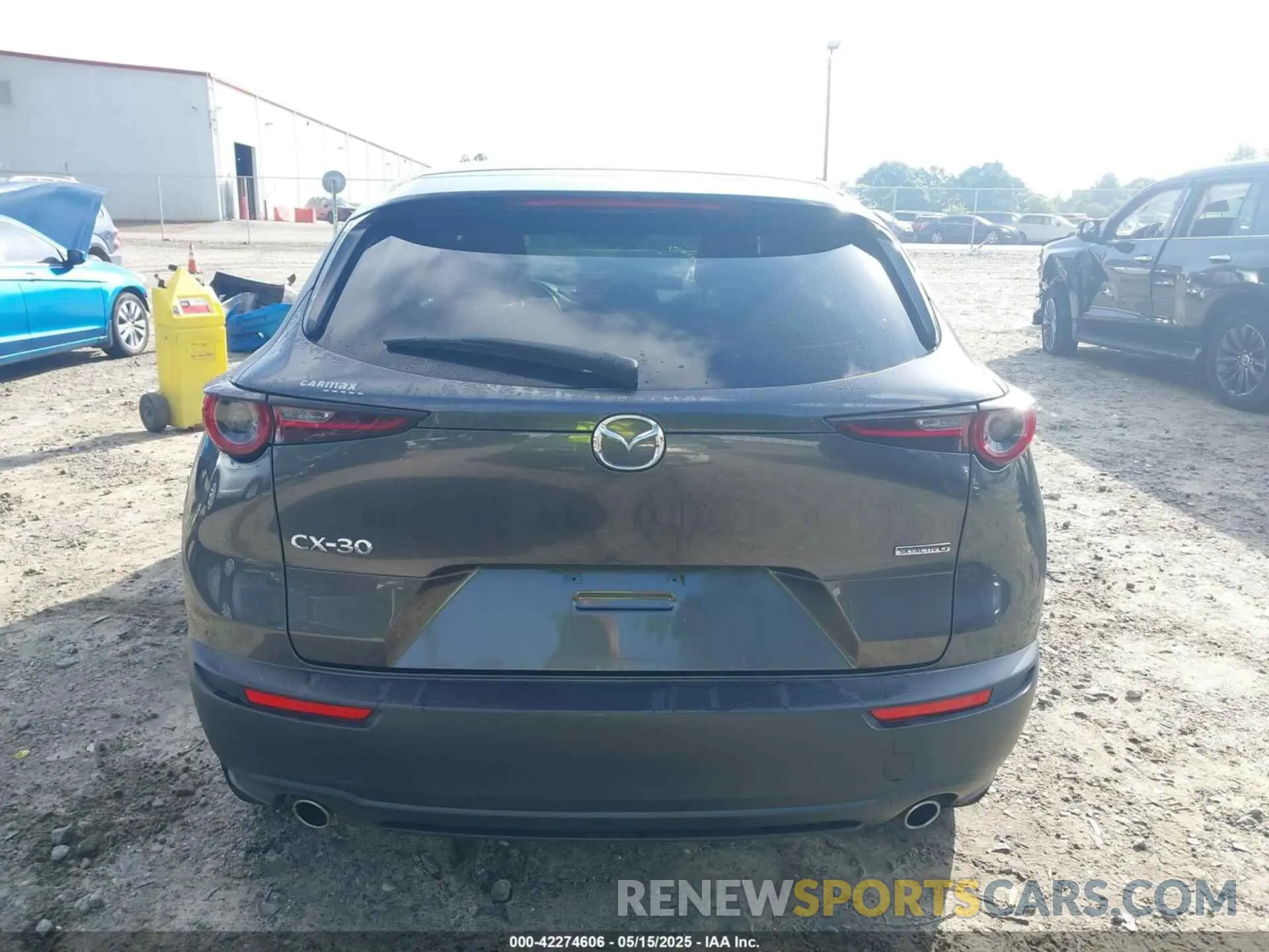 17 Photograph of a damaged car 3MVDMACL3LM137953 MAZDA CX-30 2020