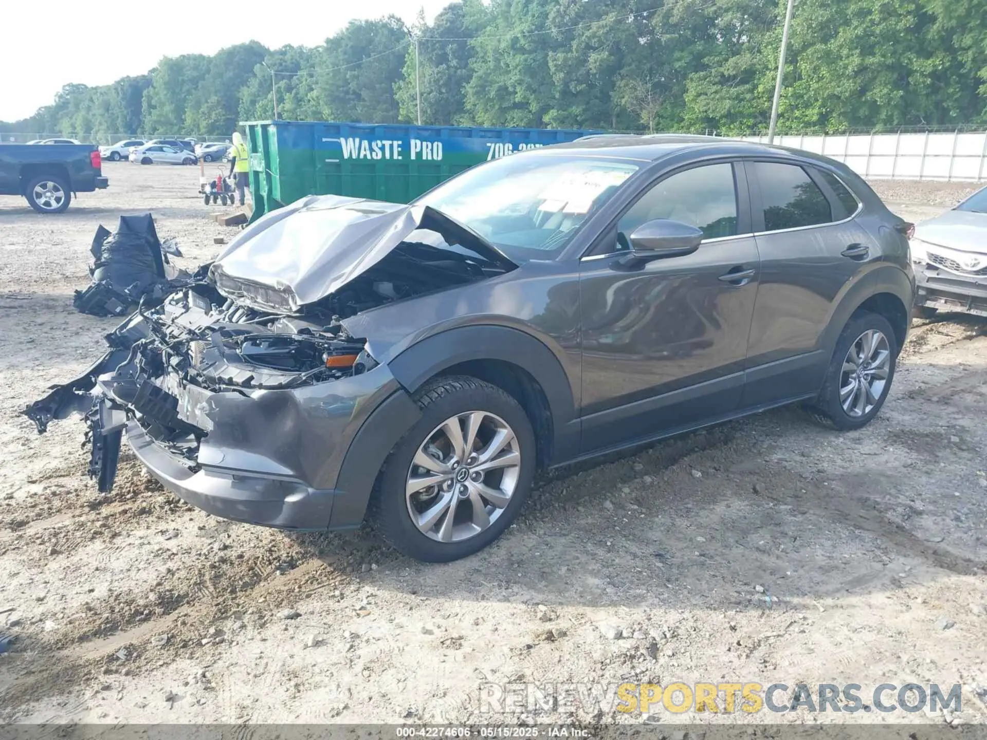 2 Photograph of a damaged car 3MVDMACL3LM137953 MAZDA CX-30 2020