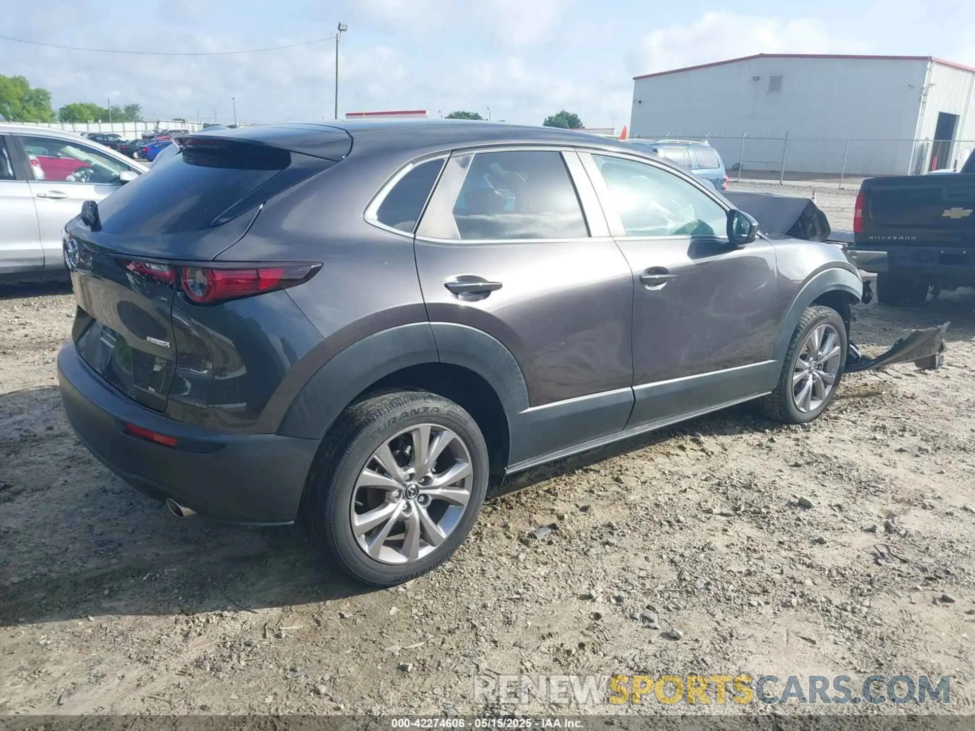 4 Photograph of a damaged car 3MVDMACL3LM137953 MAZDA CX-30 2020