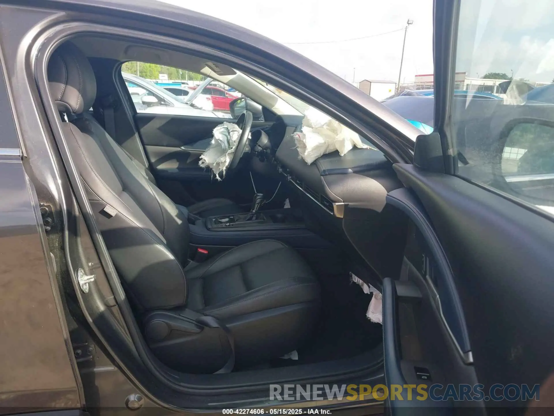 5 Photograph of a damaged car 3MVDMACL3LM137953 MAZDA CX-30 2020