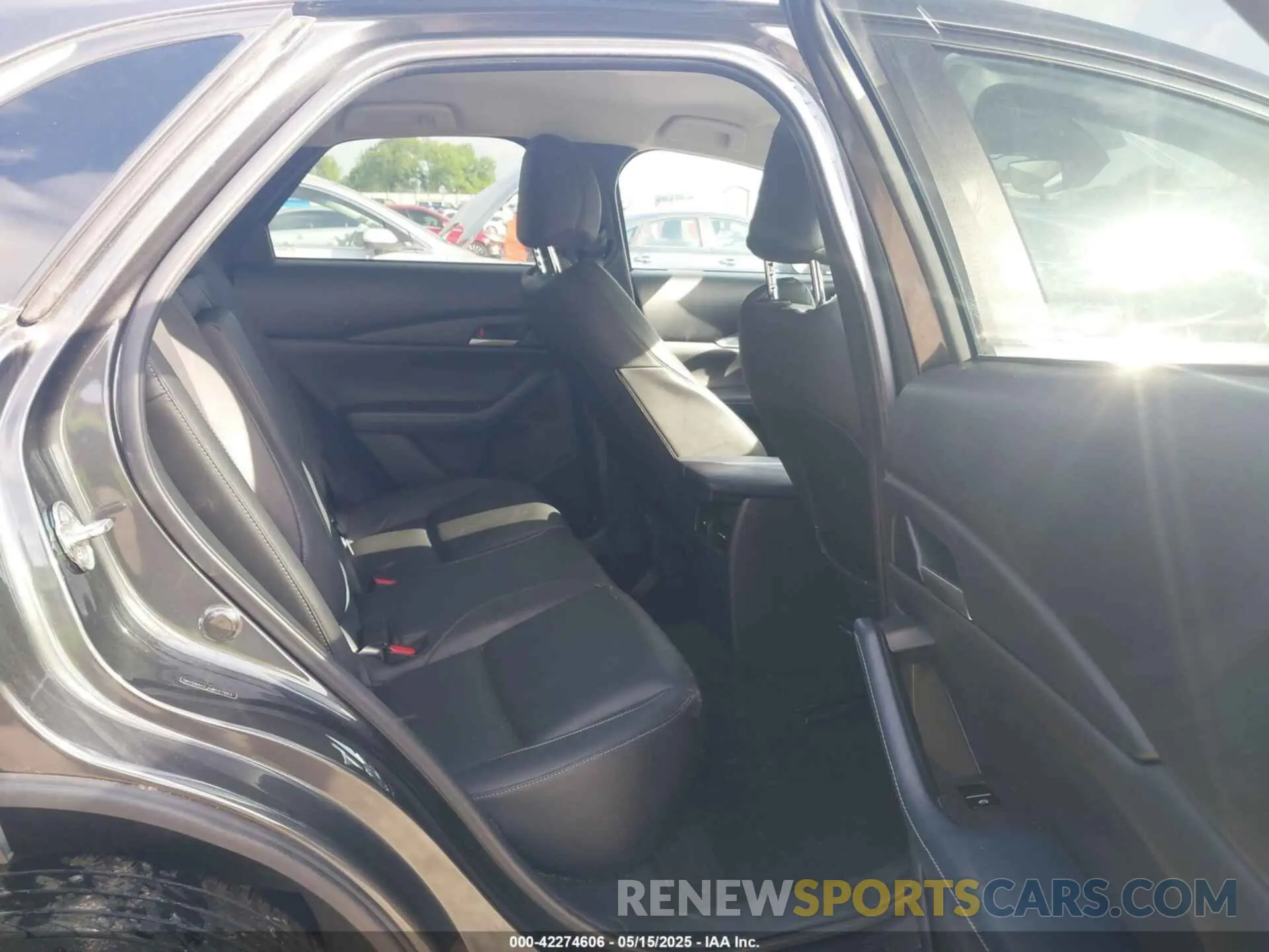 8 Photograph of a damaged car 3MVDMACL3LM137953 MAZDA CX-30 2020
