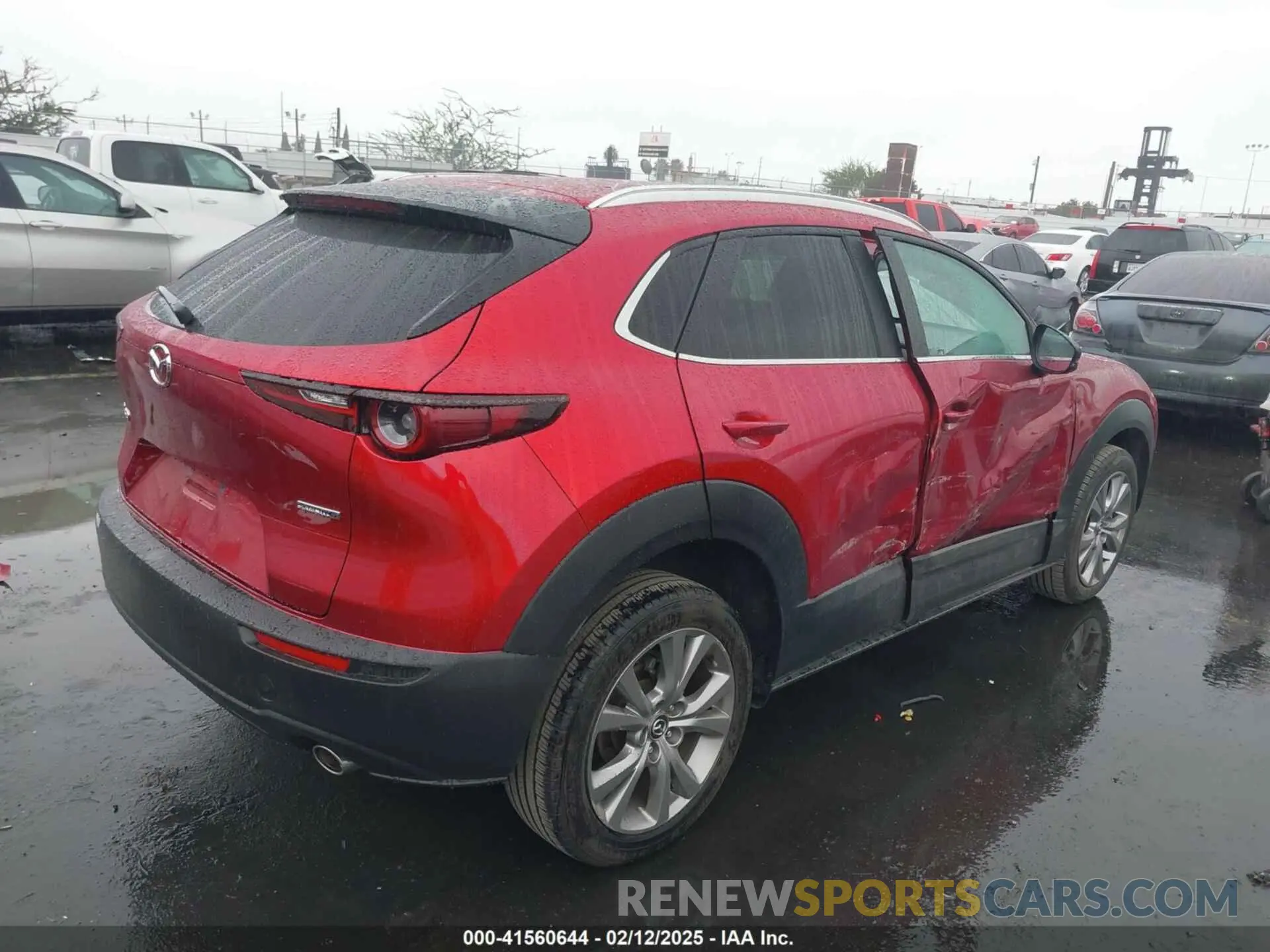 4 Photograph of a damaged car 3MVDMACL6LM123528 MAZDA CX-30 2020