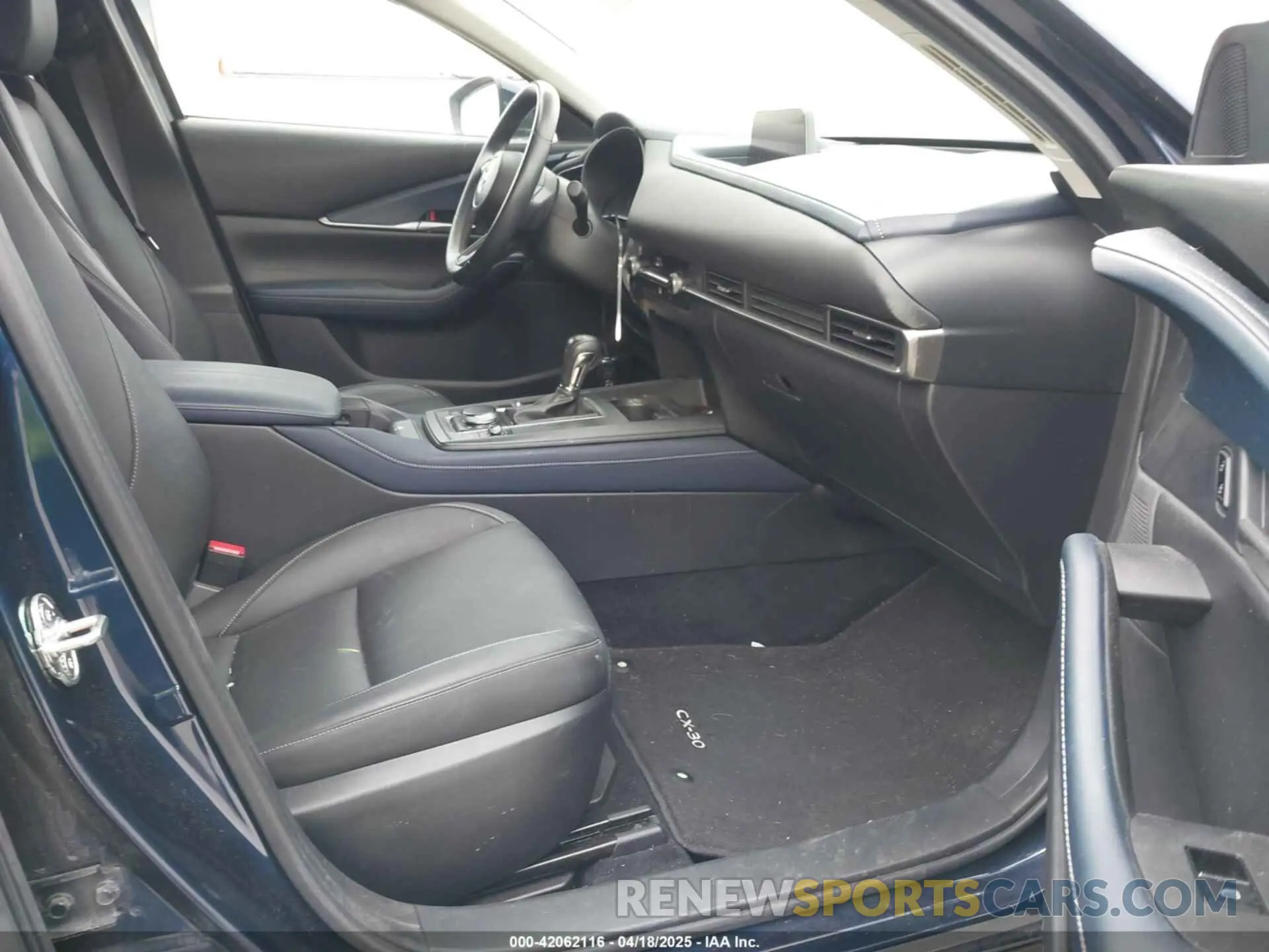 5 Photograph of a damaged car 3MVDMACLXLM114928 MAZDA CX-30 2020
