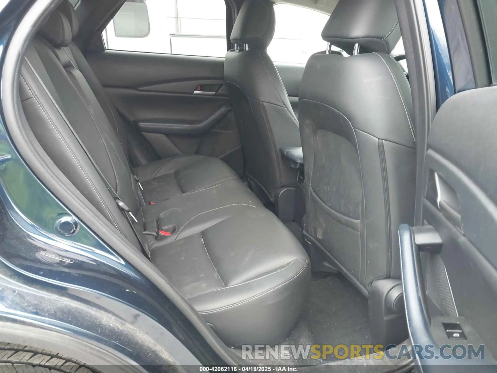 8 Photograph of a damaged car 3MVDMACLXLM114928 MAZDA CX-30 2020