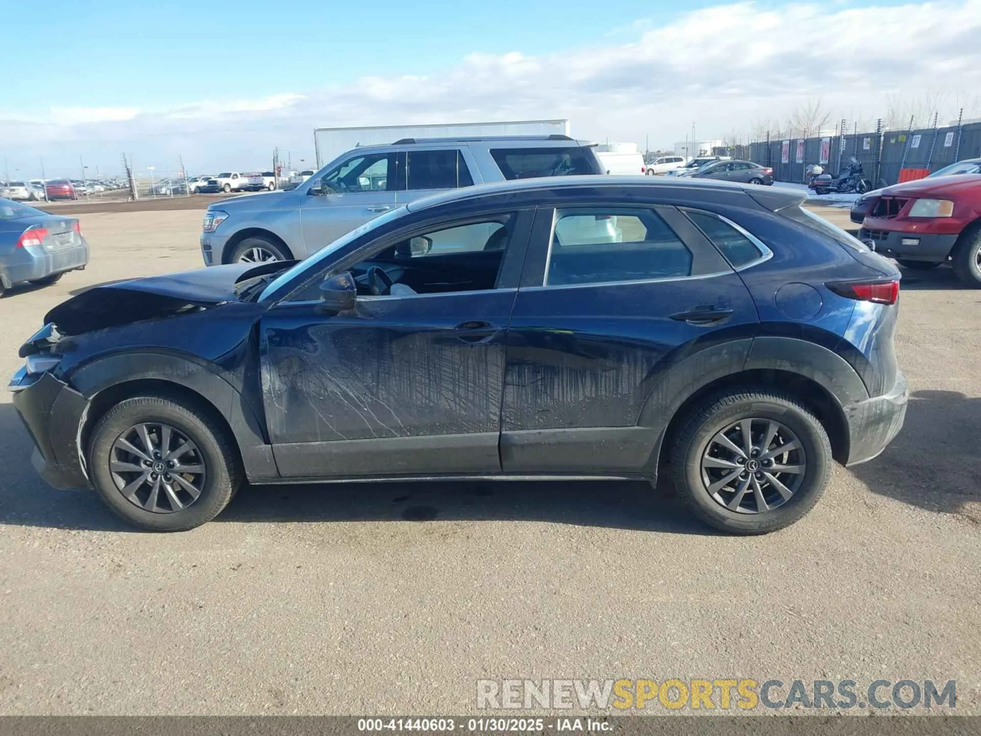 14 Photograph of a damaged car 3MVDMBBL2LM105048 MAZDA CX-30 2020