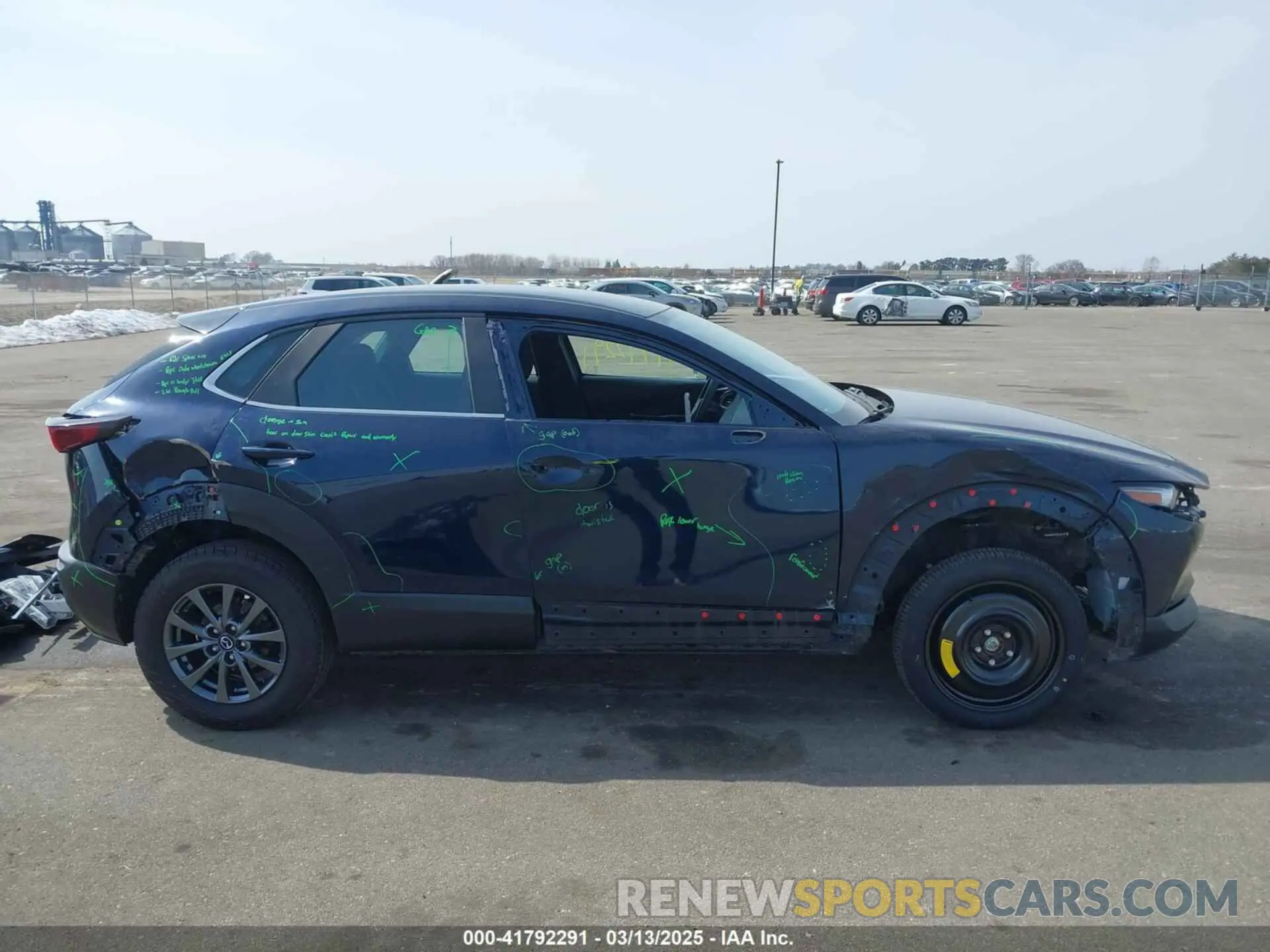 14 Photograph of a damaged car 3MVDMBBLXLM105461 MAZDA CX-30 2020