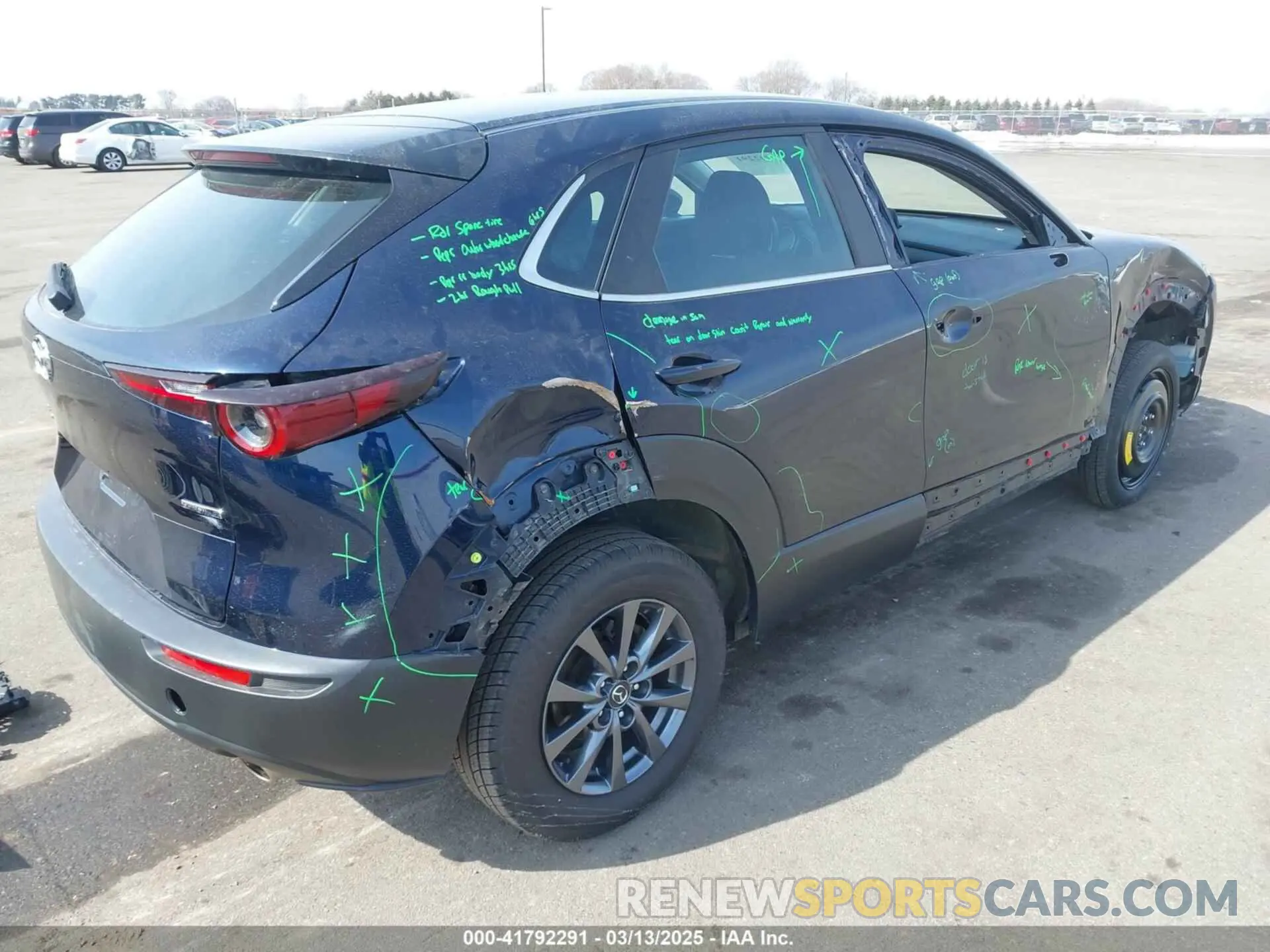 4 Photograph of a damaged car 3MVDMBBLXLM105461 MAZDA CX-30 2020