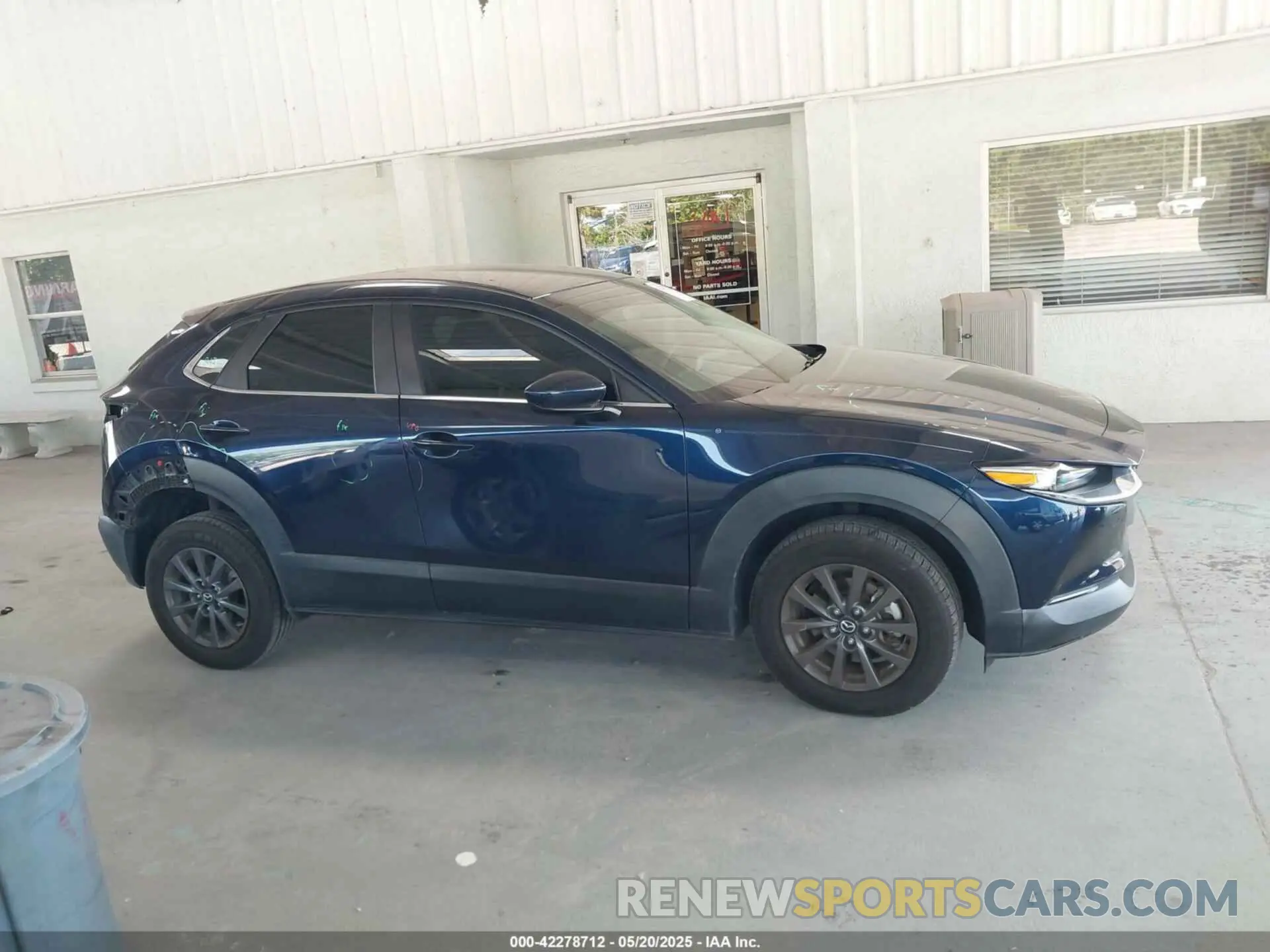 14 Photograph of a damaged car 3MVDMBBLXLM124639 MAZDA CX-30 2020