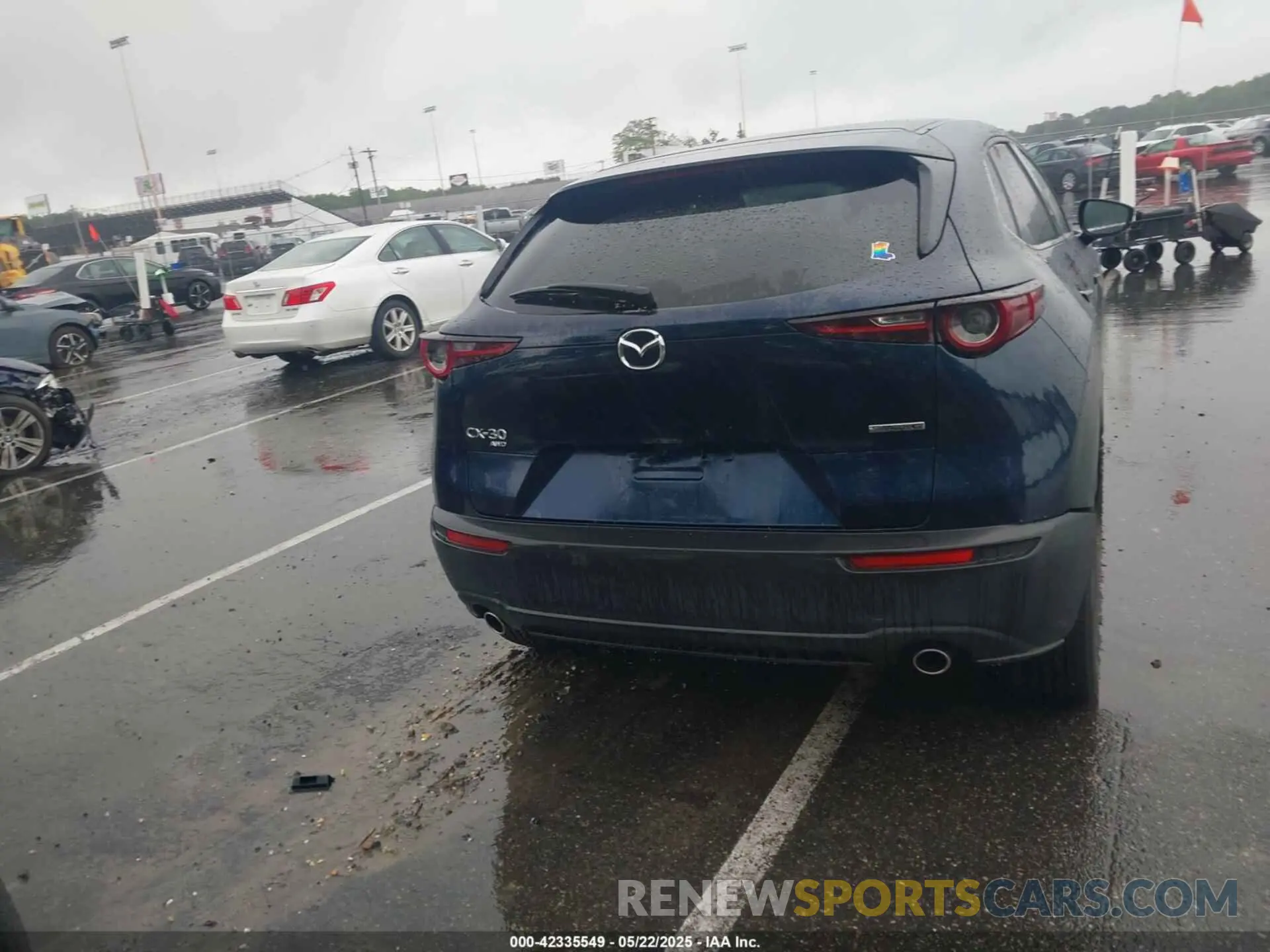 16 Photograph of a damaged car 3MVDMBCL0LM136331 MAZDA CX-30 2020