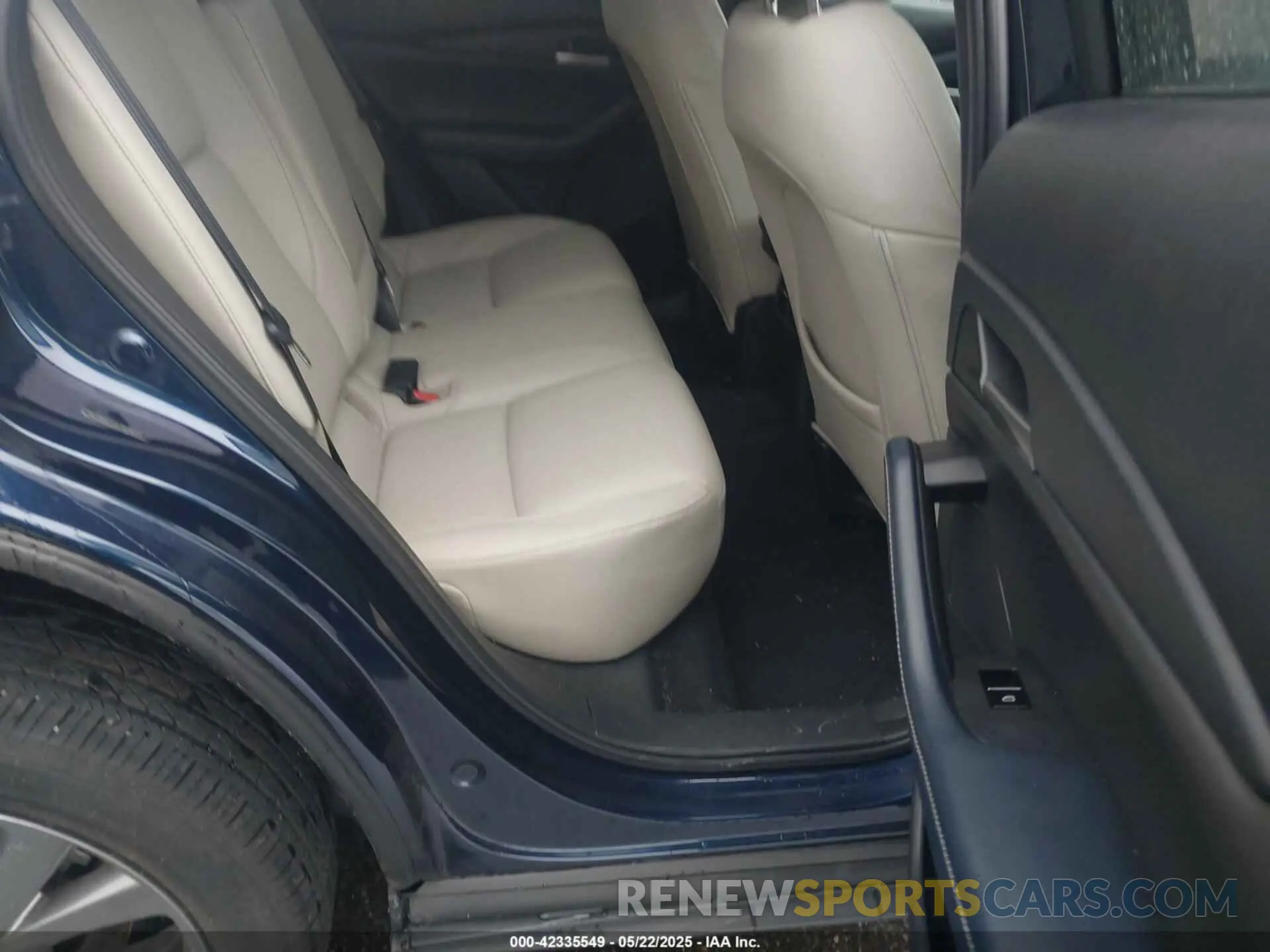 8 Photograph of a damaged car 3MVDMBCL0LM136331 MAZDA CX-30 2020