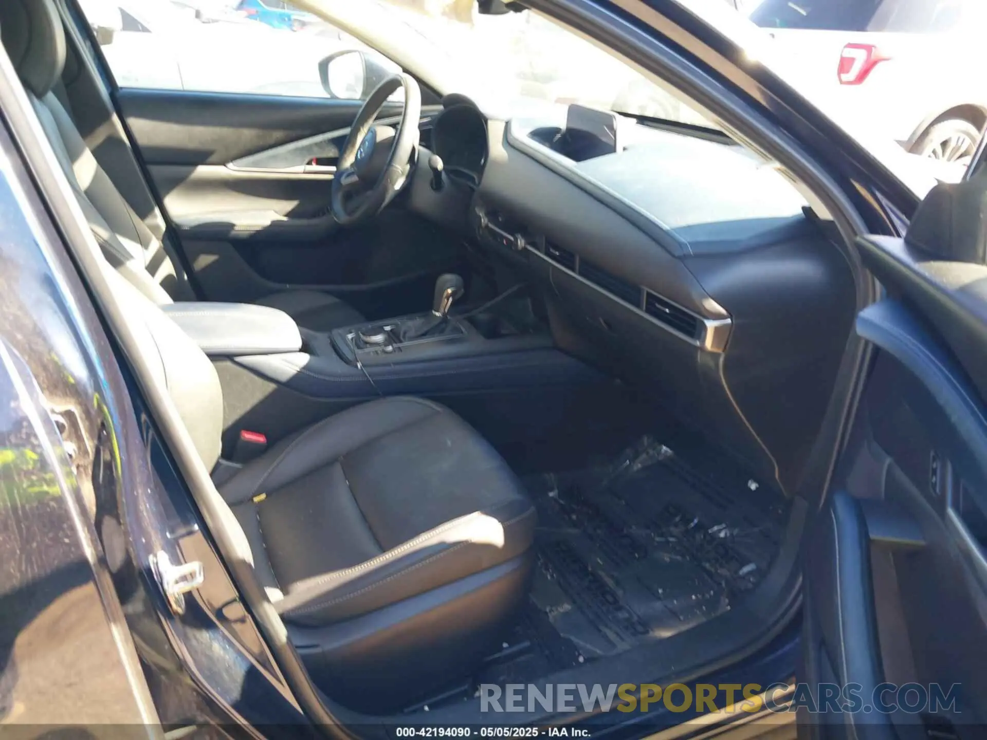5 Photograph of a damaged car 3MVDMBCL4LM140110 MAZDA CX-30 2020