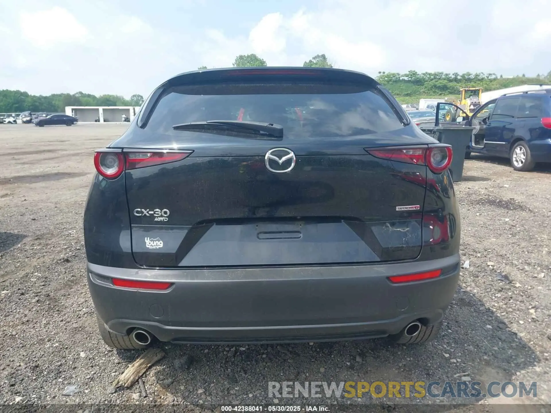 16 Photograph of a damaged car 3MVDMBCL6LM124054 MAZDA CX-30 2020