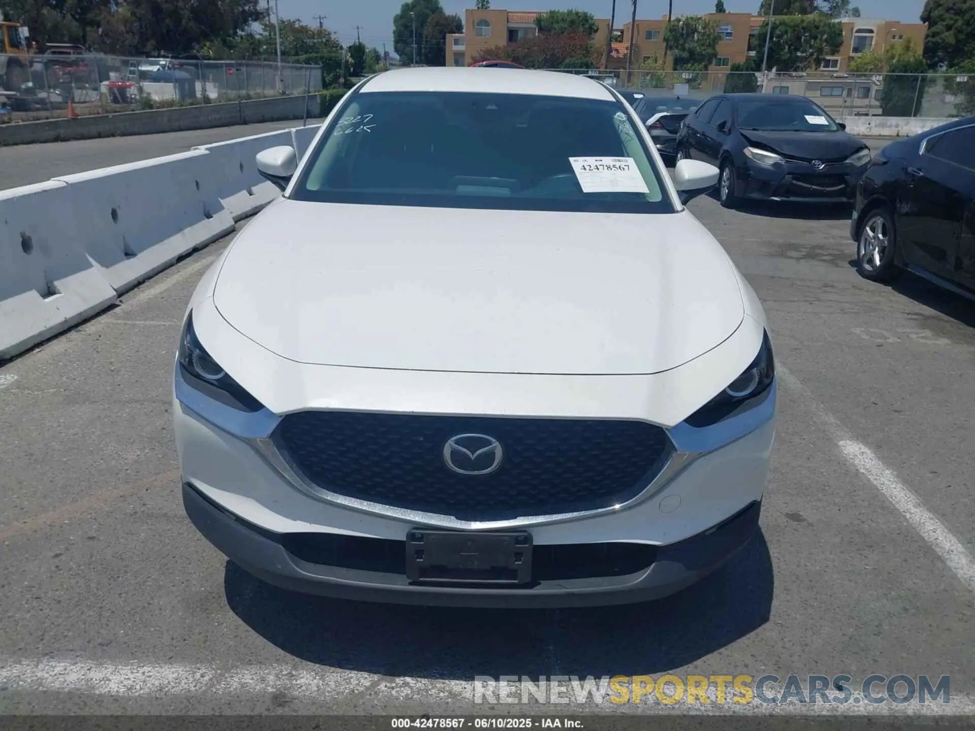 11 Photograph of a damaged car 3MVDMBCL7LM130106 MAZDA CX-30 2020