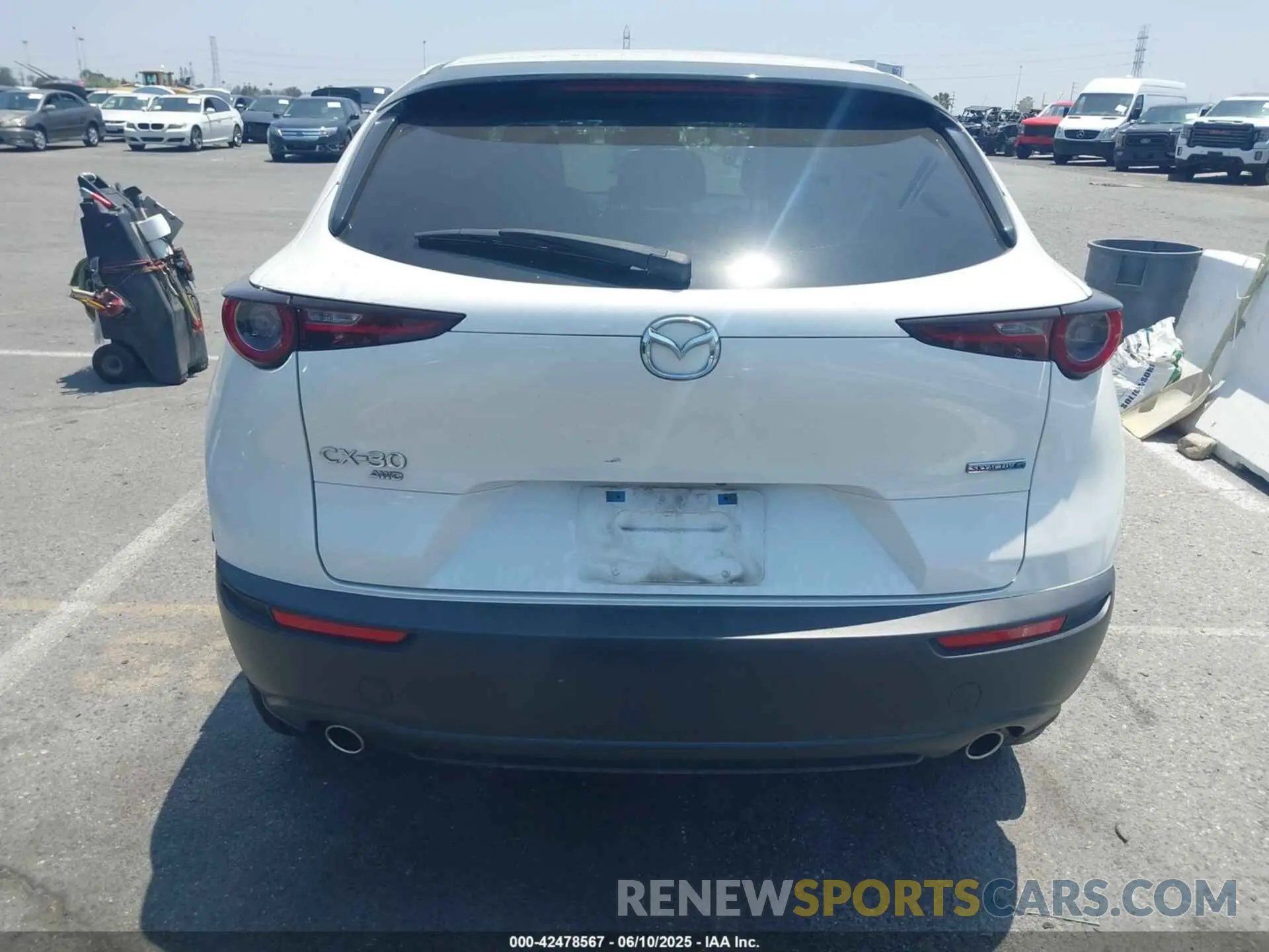 15 Photograph of a damaged car 3MVDMBCL7LM130106 MAZDA CX-30 2020