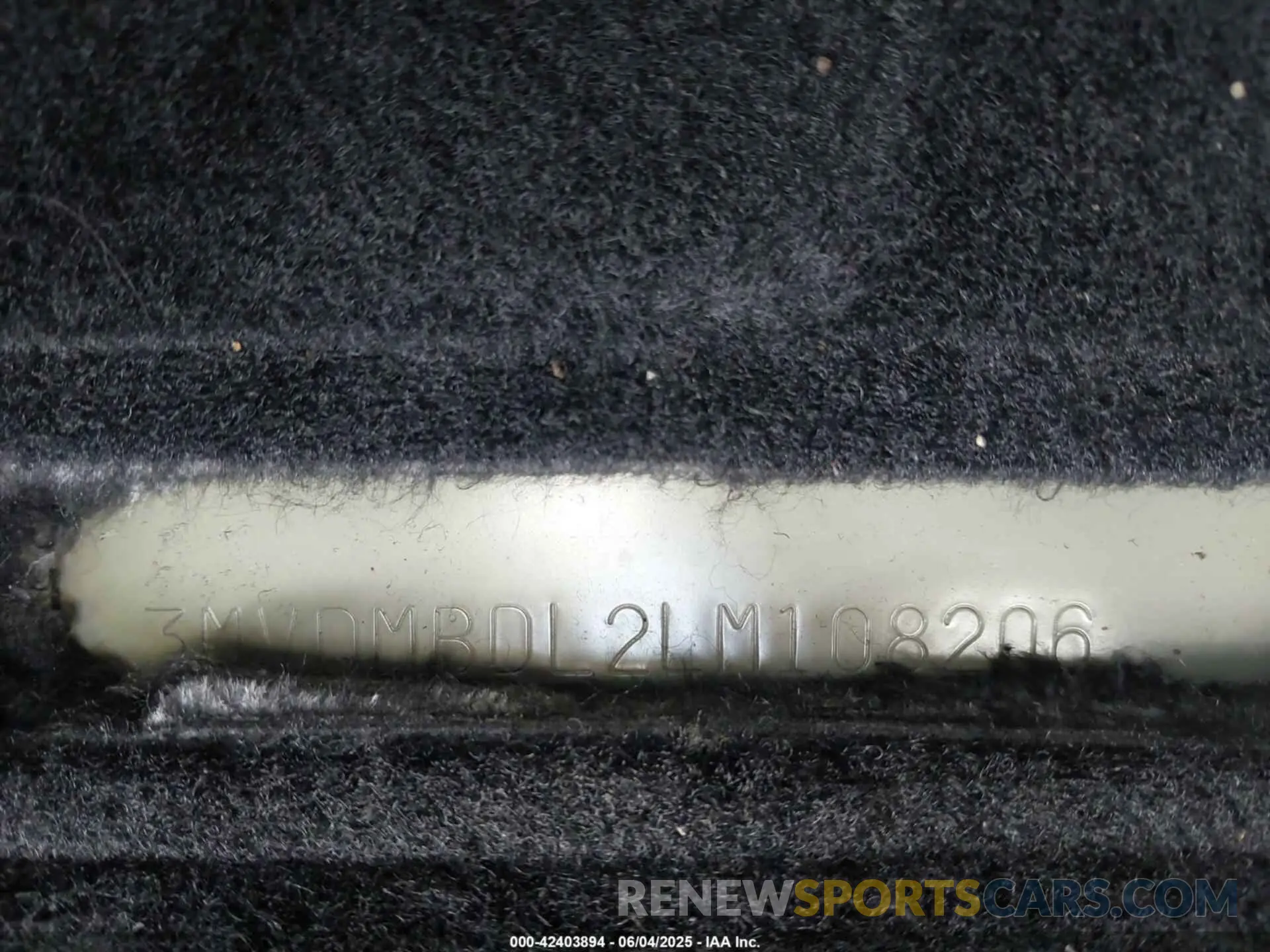 18 Photograph of a damaged car 3MVDMBDL2LM108206 MAZDA CX-30 2020