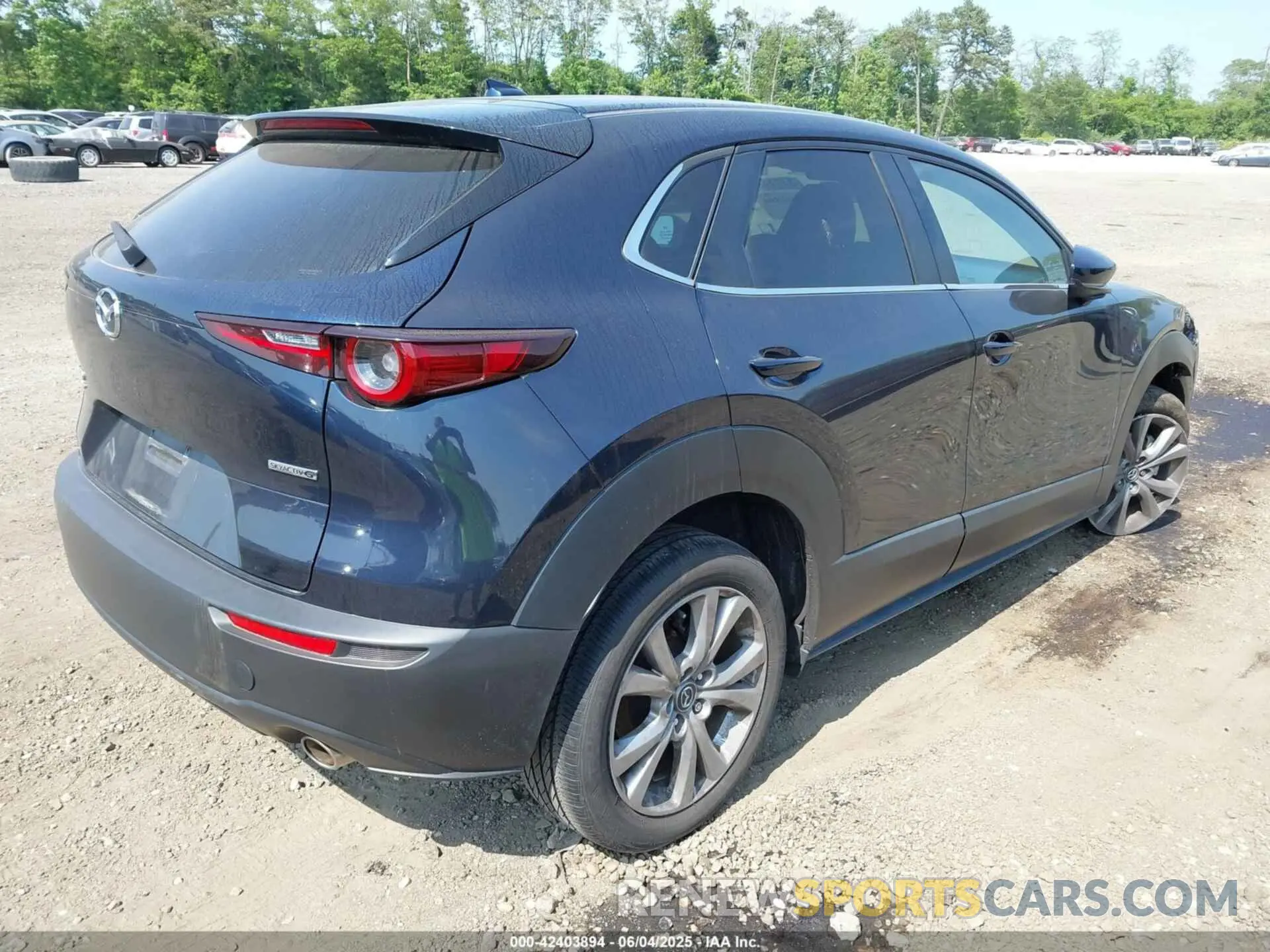 4 Photograph of a damaged car 3MVDMBDL2LM108206 MAZDA CX-30 2020