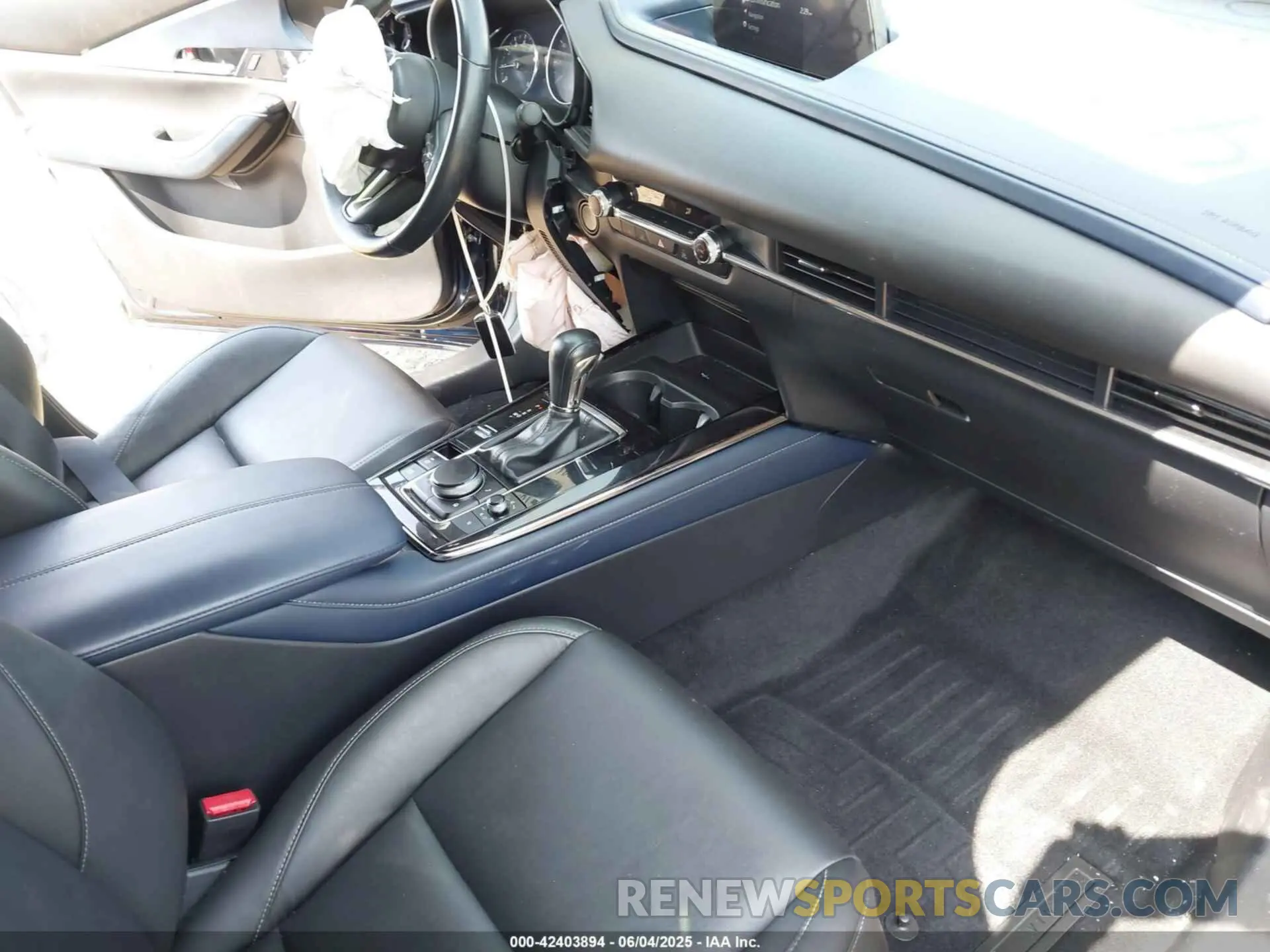 5 Photograph of a damaged car 3MVDMBDL2LM108206 MAZDA CX-30 2020