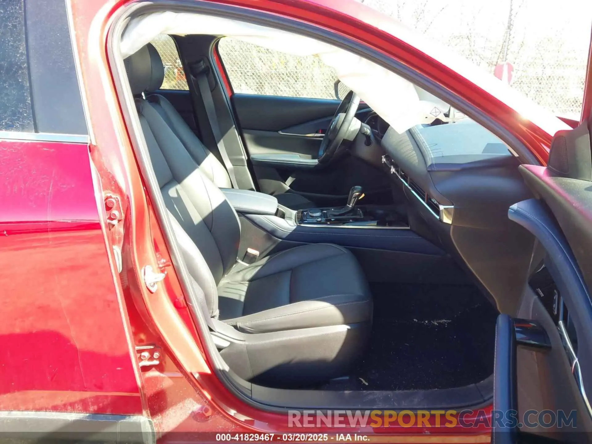 5 Photograph of a damaged car 3MVDMBDL4LM109695 MAZDA CX-30 2020