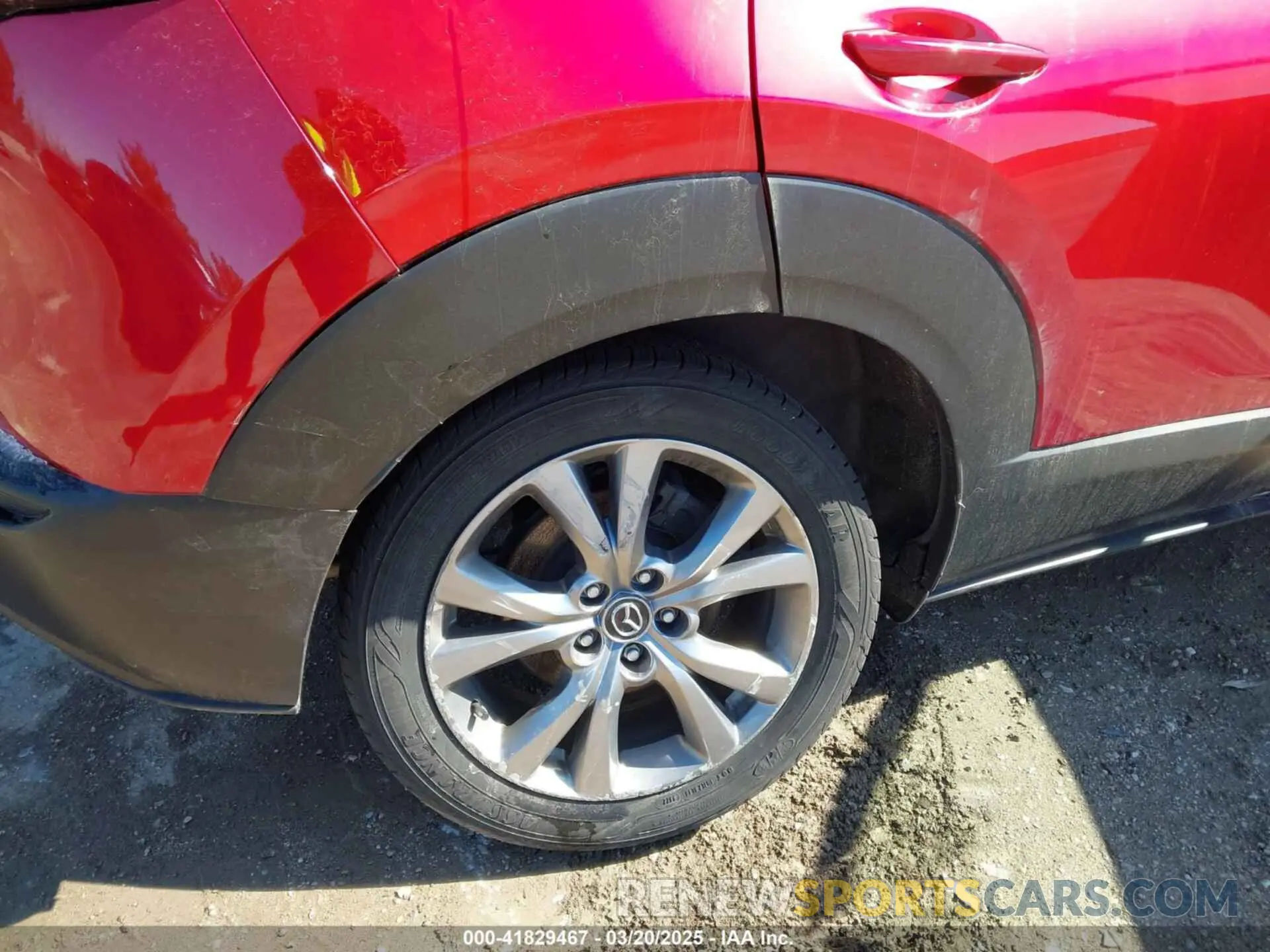 6 Photograph of a damaged car 3MVDMBDL4LM109695 MAZDA CX-30 2020