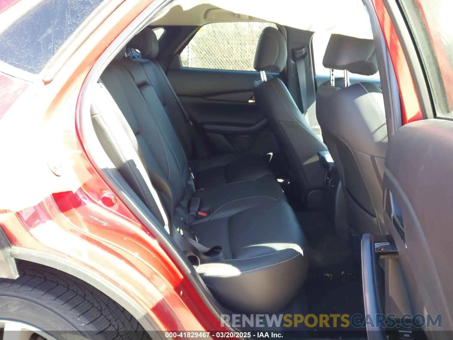 8 Photograph of a damaged car 3MVDMBDL4LM109695 MAZDA CX-30 2020