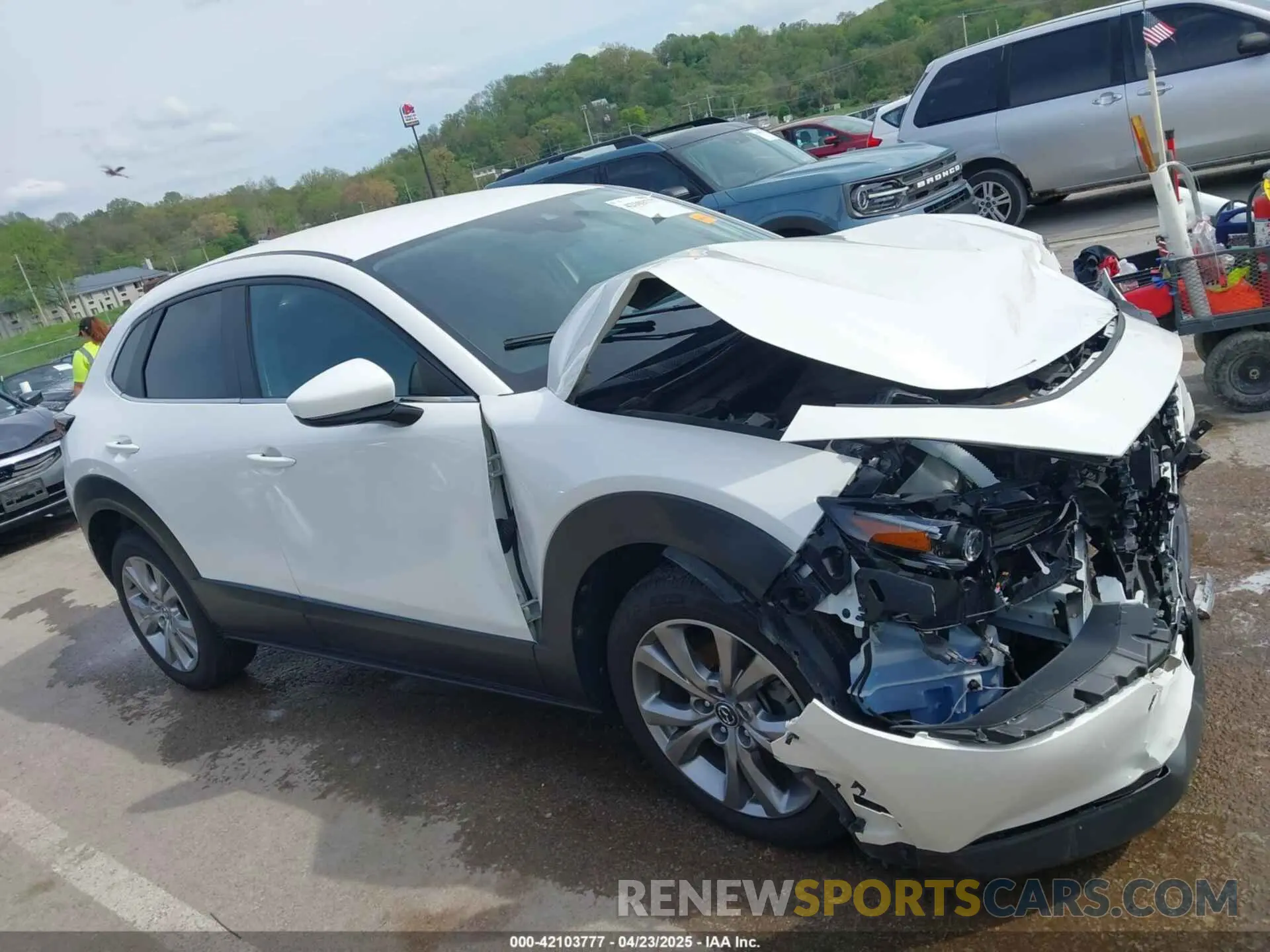 13 Photograph of a damaged car 3MVDMBDL9LM101866 MAZDA CX-30 2020