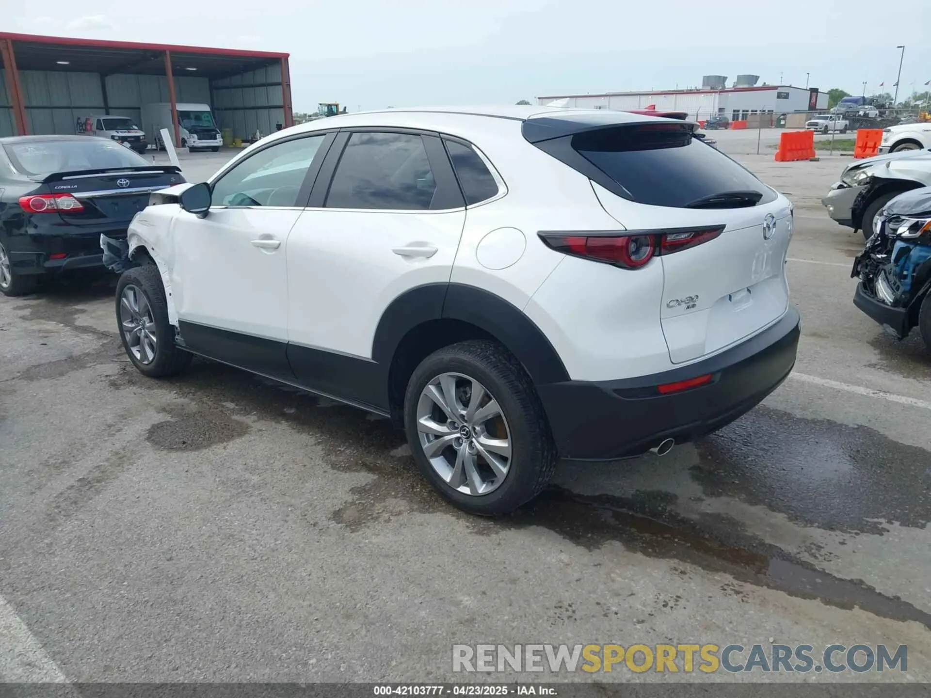 3 Photograph of a damaged car 3MVDMBDL9LM101866 MAZDA CX-30 2020