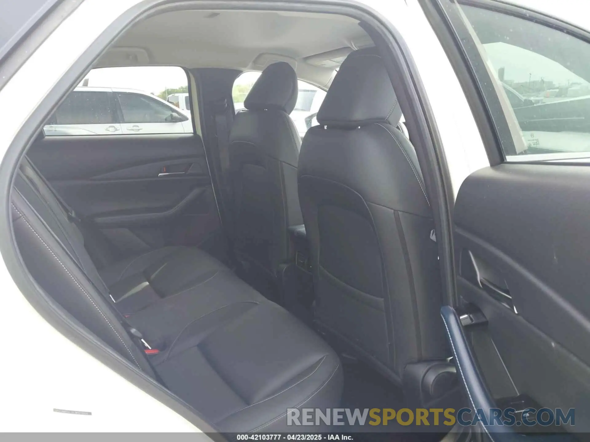 8 Photograph of a damaged car 3MVDMBDL9LM101866 MAZDA CX-30 2020