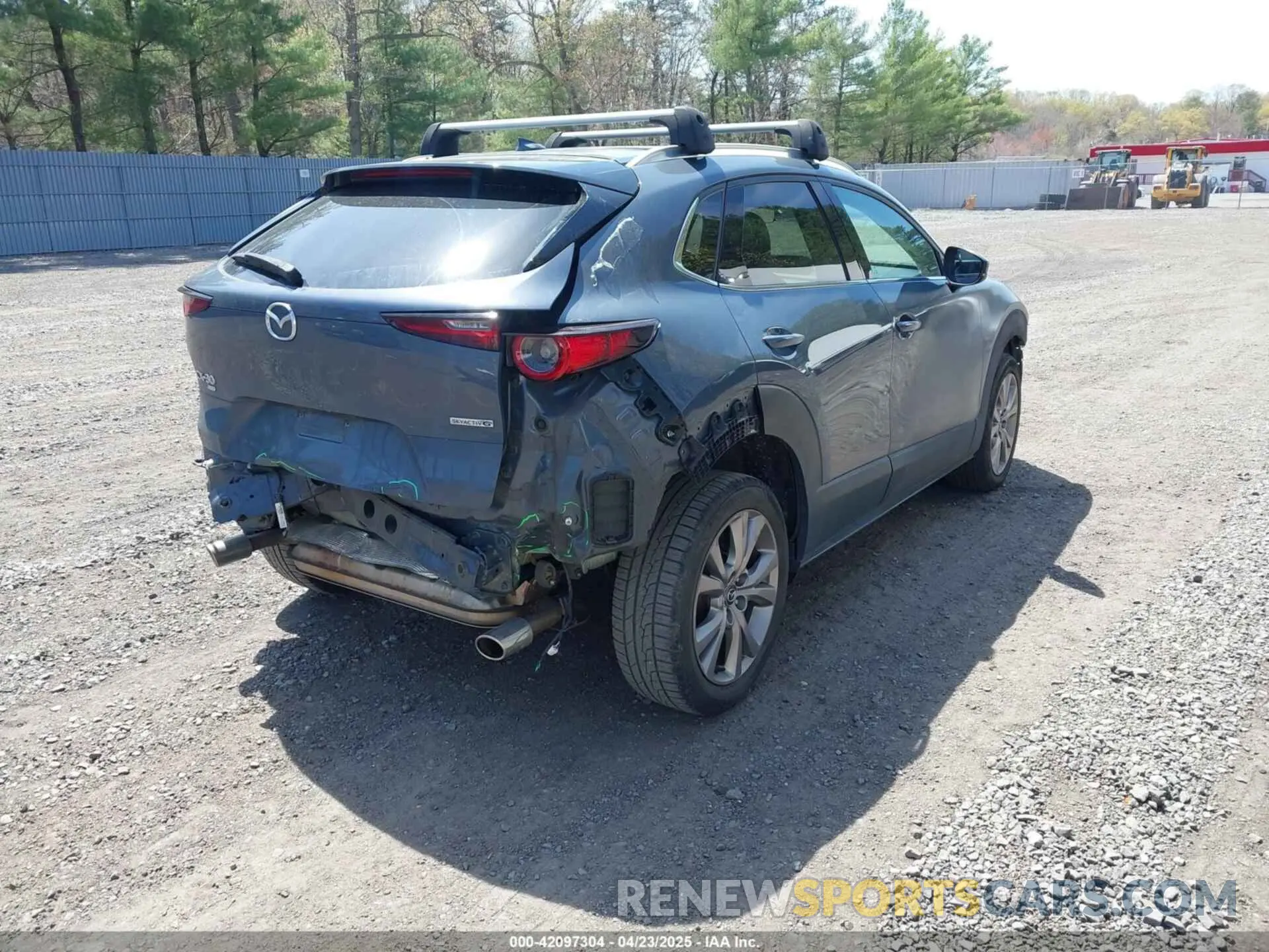 4 Photograph of a damaged car 3MVDMBEM1LM110777 MAZDA CX-30 2020