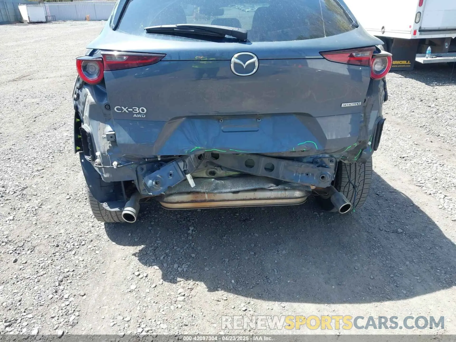 6 Photograph of a damaged car 3MVDMBEM1LM110777 MAZDA CX-30 2020