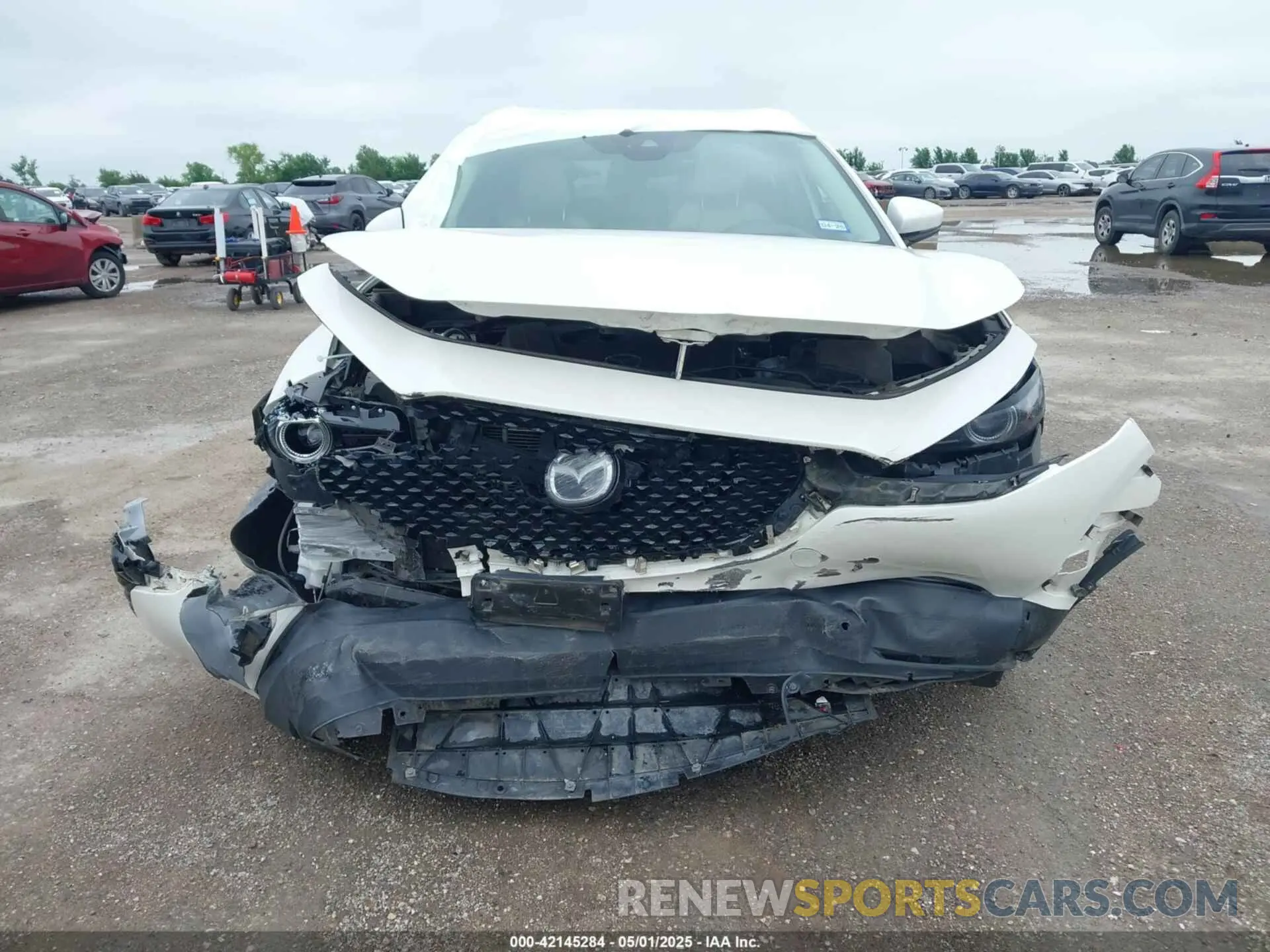 6 Photograph of a damaged car 3MVDMBEM1LM121942 MAZDA CX-30 2020