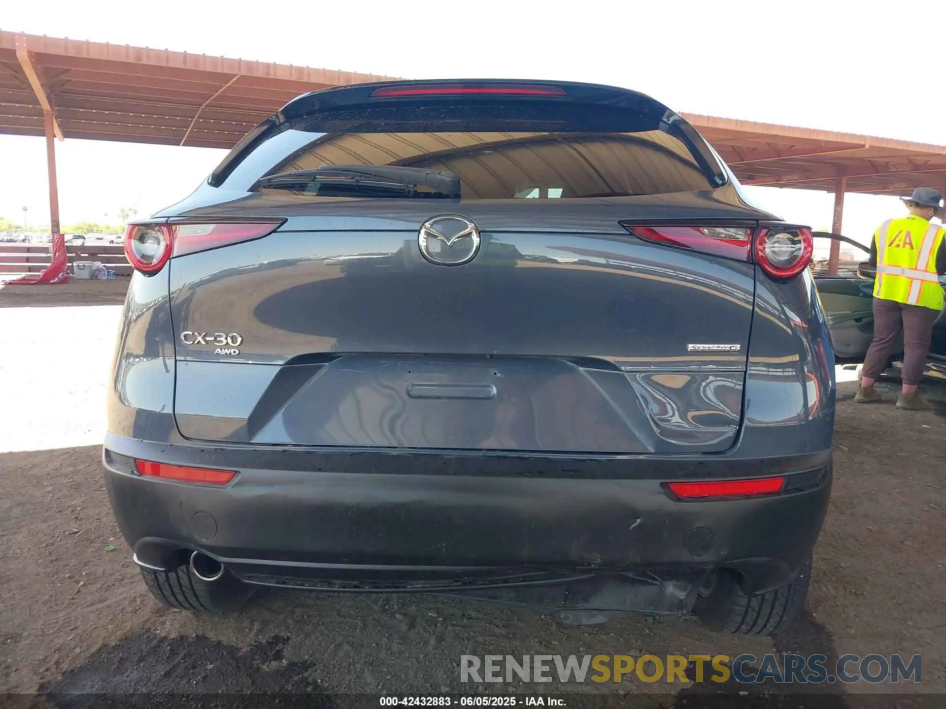 16 Photograph of a damaged car 3MVDMBEM5LM139909 MAZDA CX-30 2020