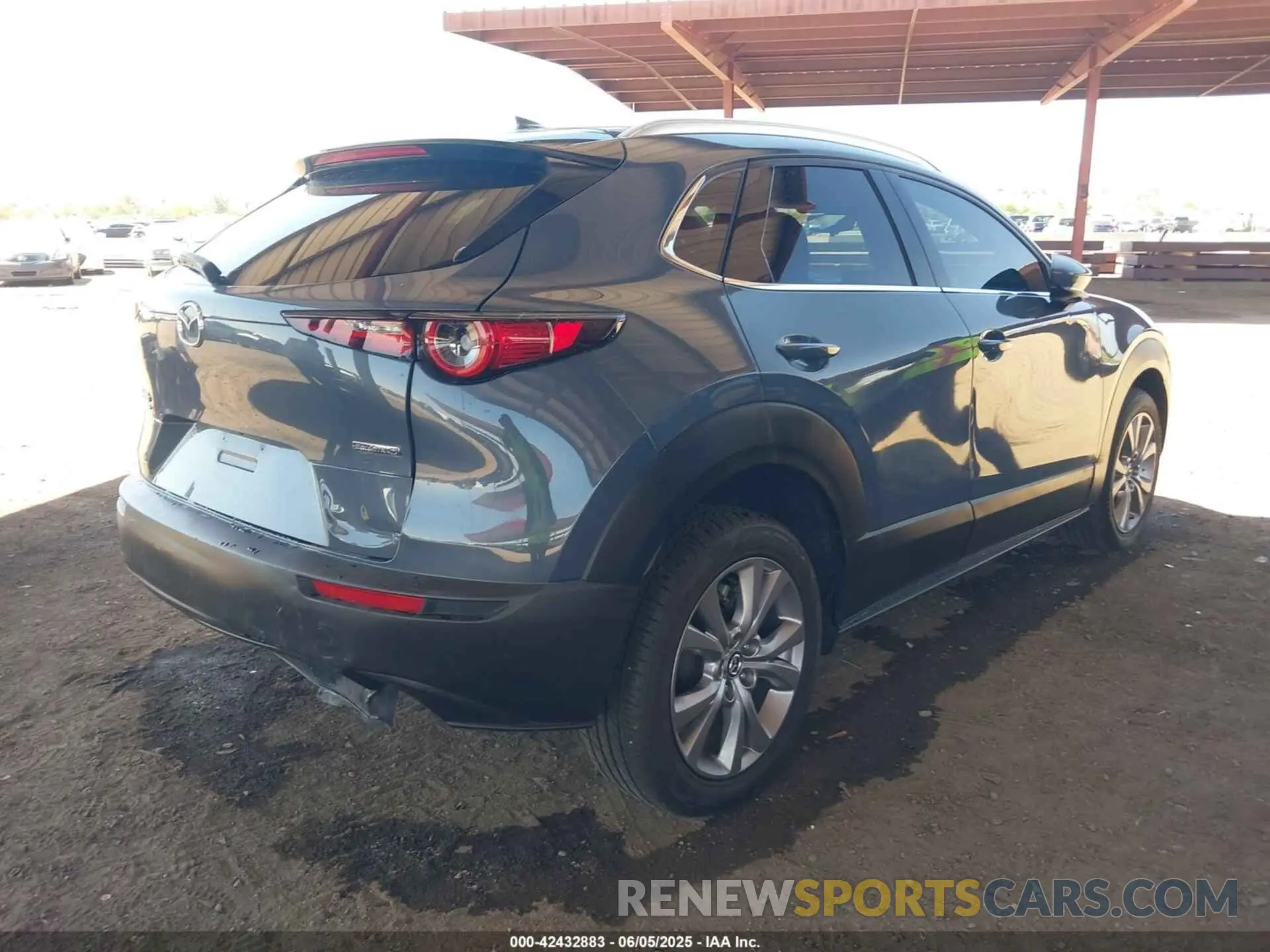 4 Photograph of a damaged car 3MVDMBEM5LM139909 MAZDA CX-30 2020