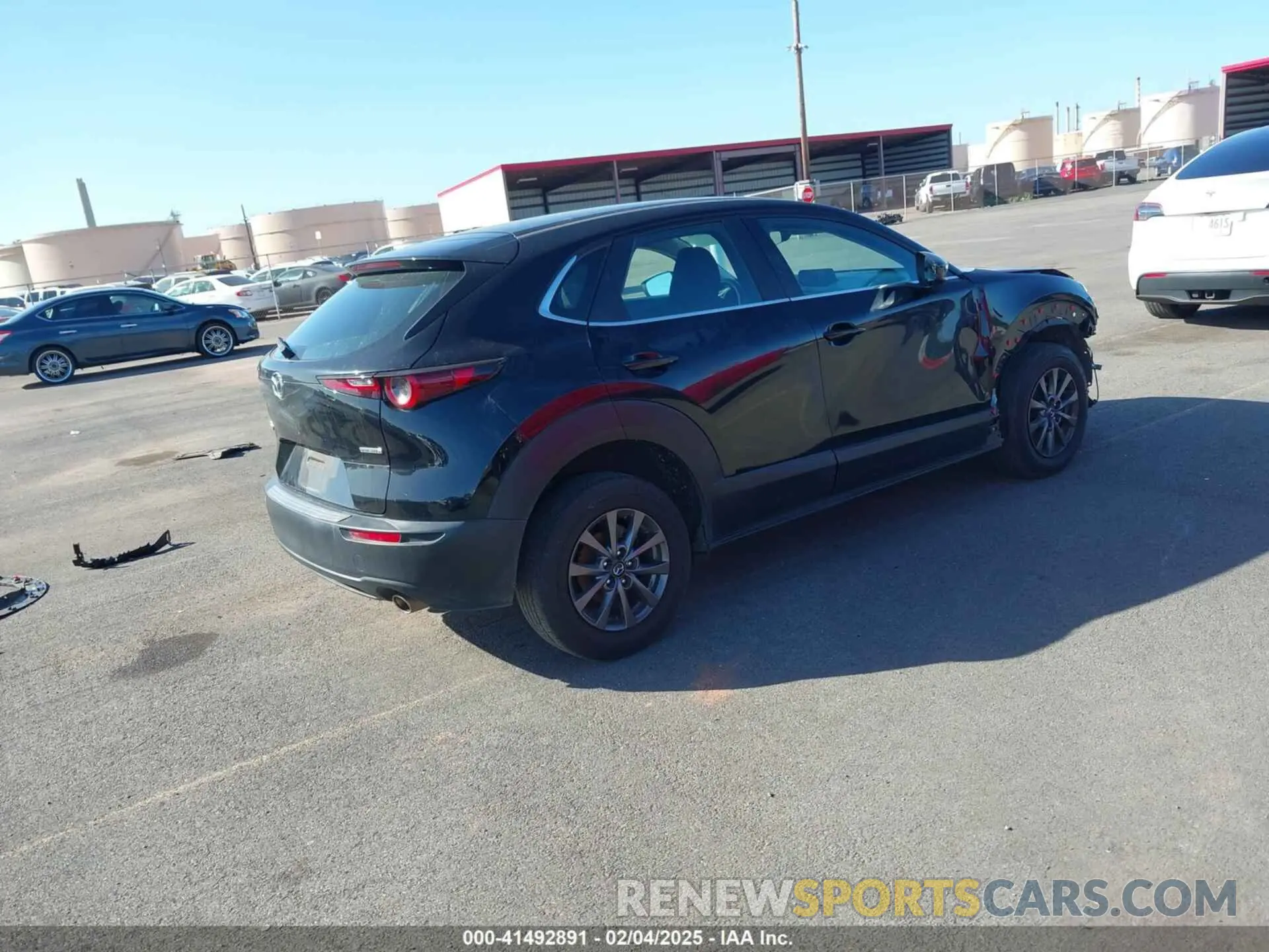 4 Photograph of a damaged car 3MVDMAAL0MM226917 MAZDA CX-30 2021