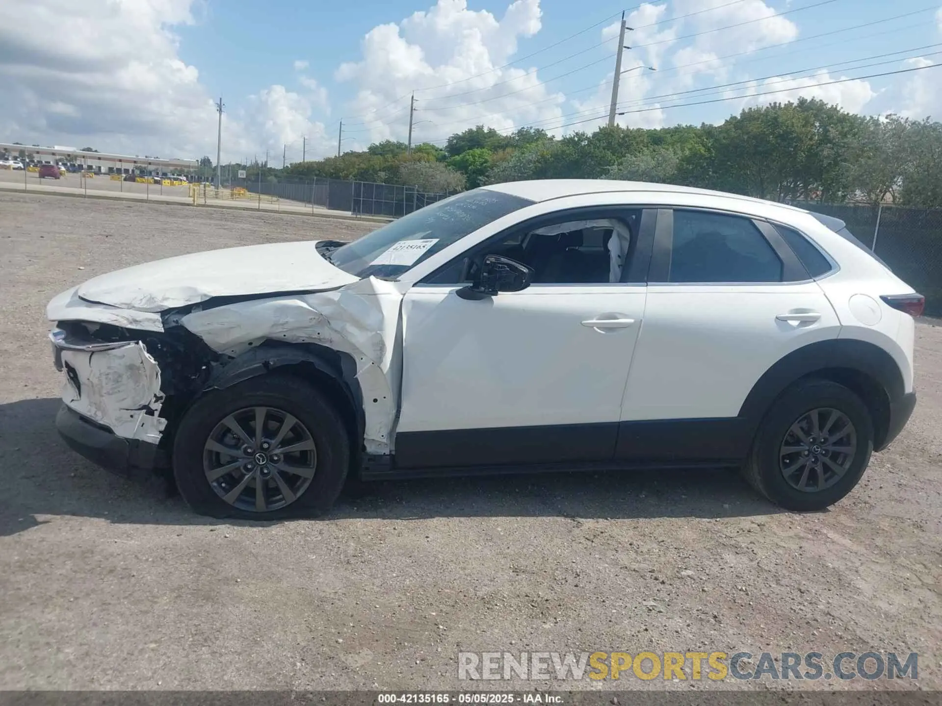 14 Photograph of a damaged car 3MVDMAAL0MM272716 MAZDA CX-30 2021