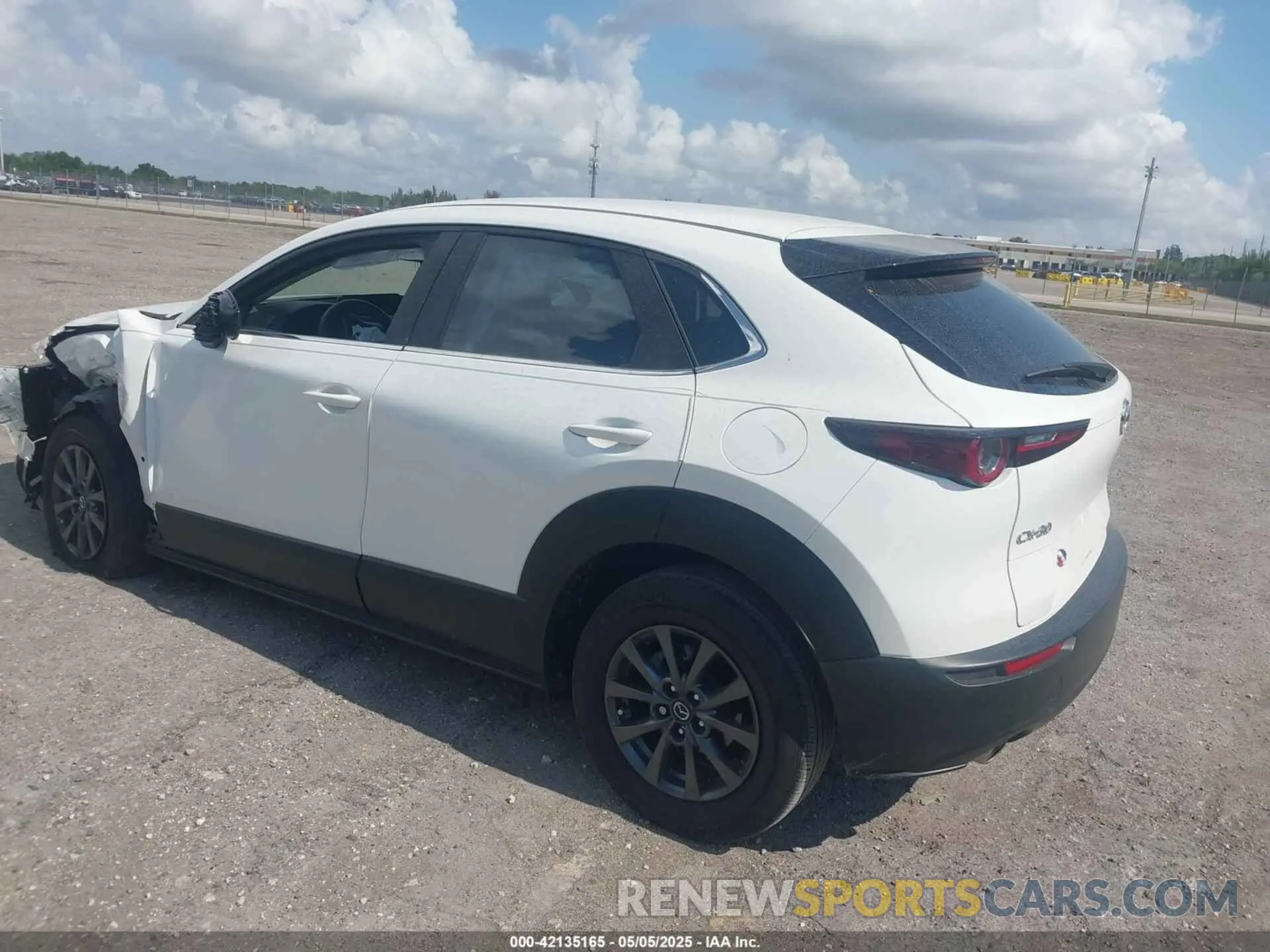3 Photograph of a damaged car 3MVDMAAL0MM272716 MAZDA CX-30 2021