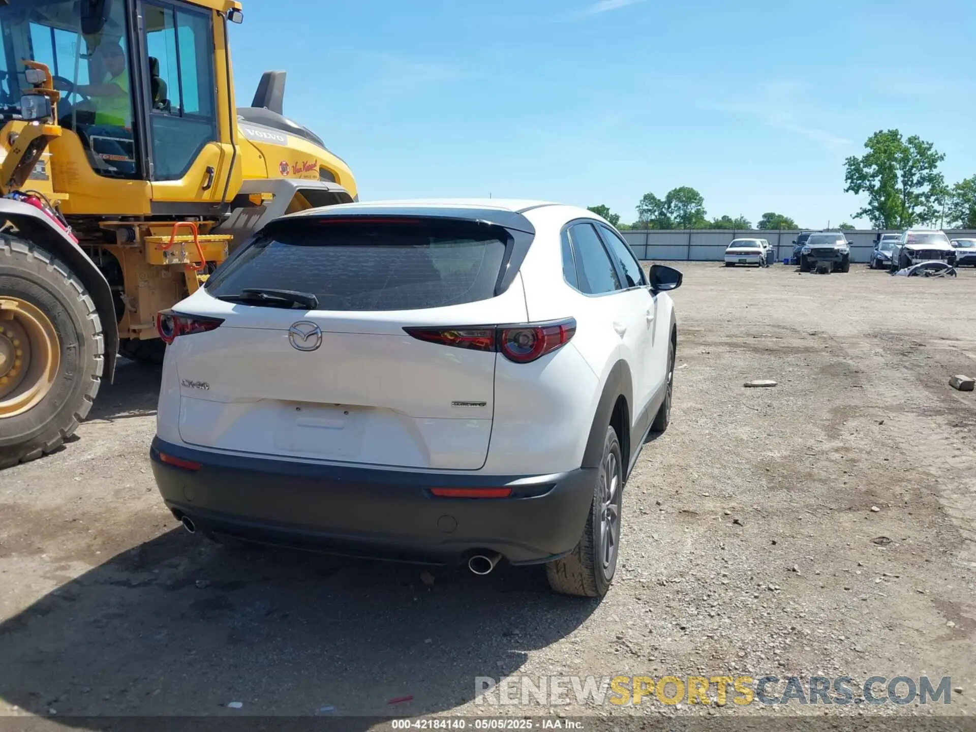4 Photograph of a damaged car 3MVDMAAL1MM214954 MAZDA CX-30 2021
