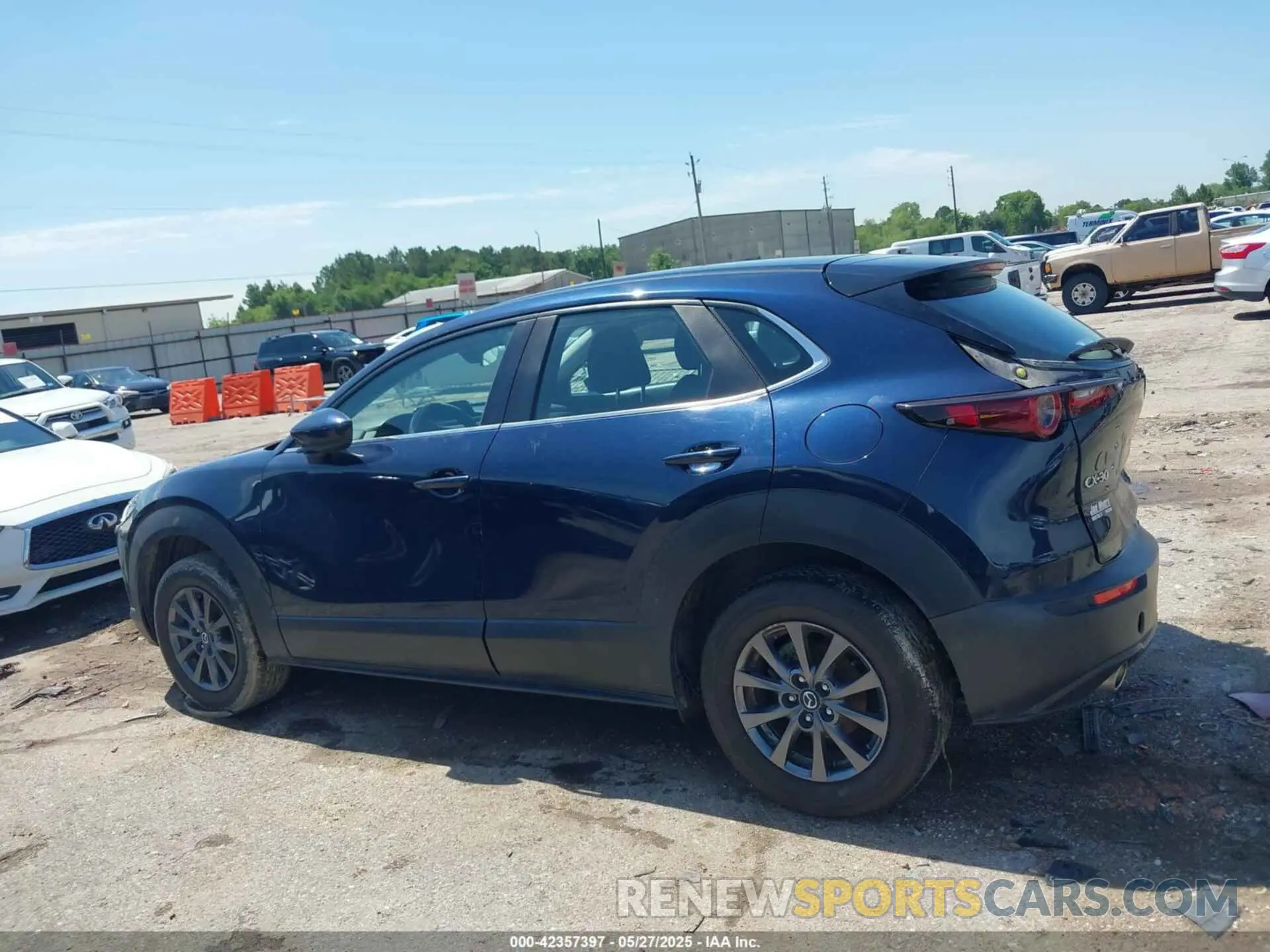 14 Photograph of a damaged car 3MVDMAAL2MM252953 MAZDA CX-30 2021