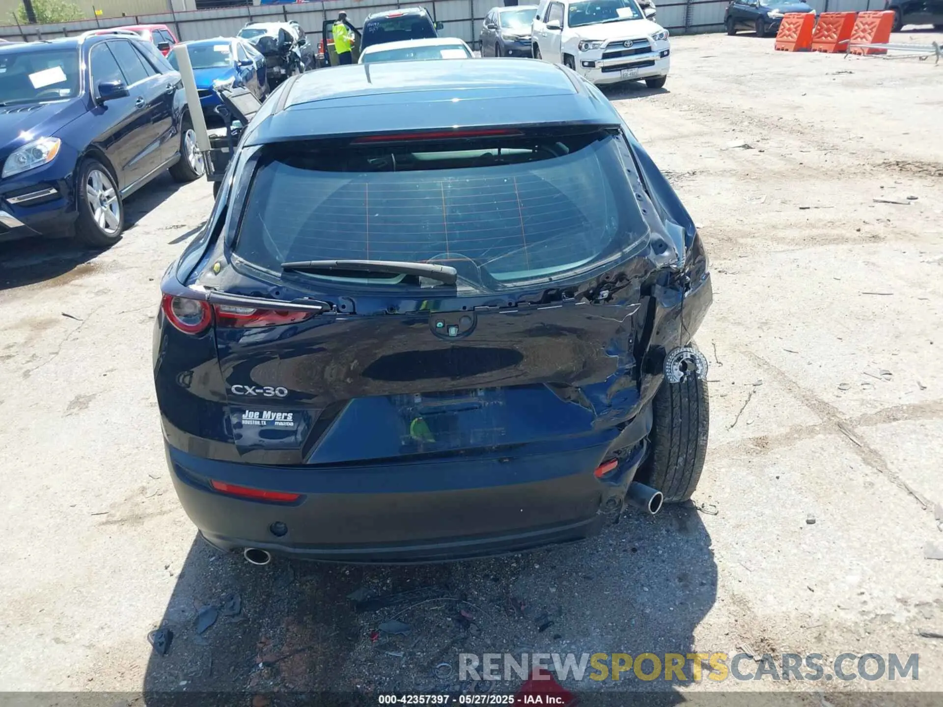 16 Photograph of a damaged car 3MVDMAAL2MM252953 MAZDA CX-30 2021