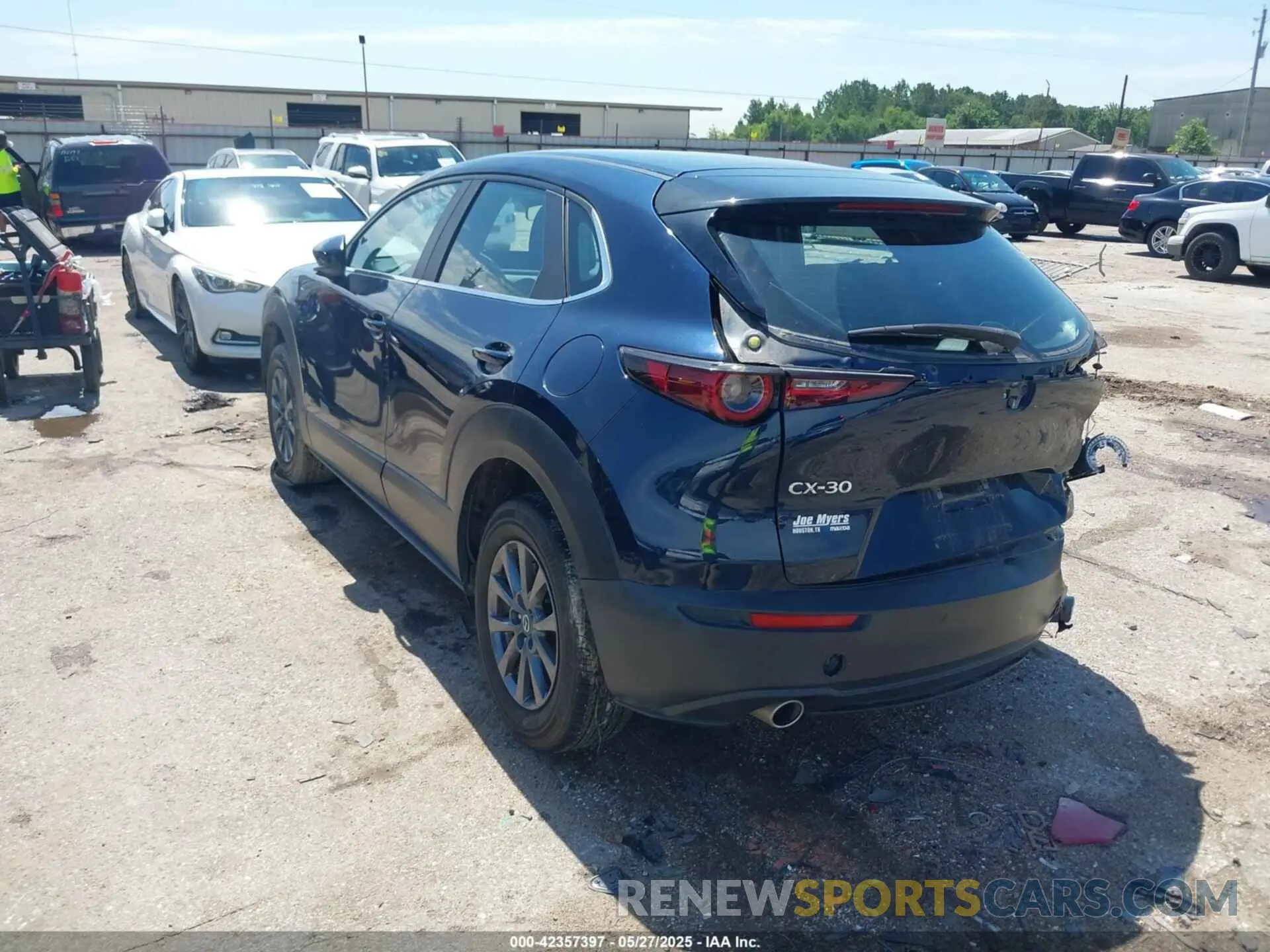 3 Photograph of a damaged car 3MVDMAAL2MM252953 MAZDA CX-30 2021