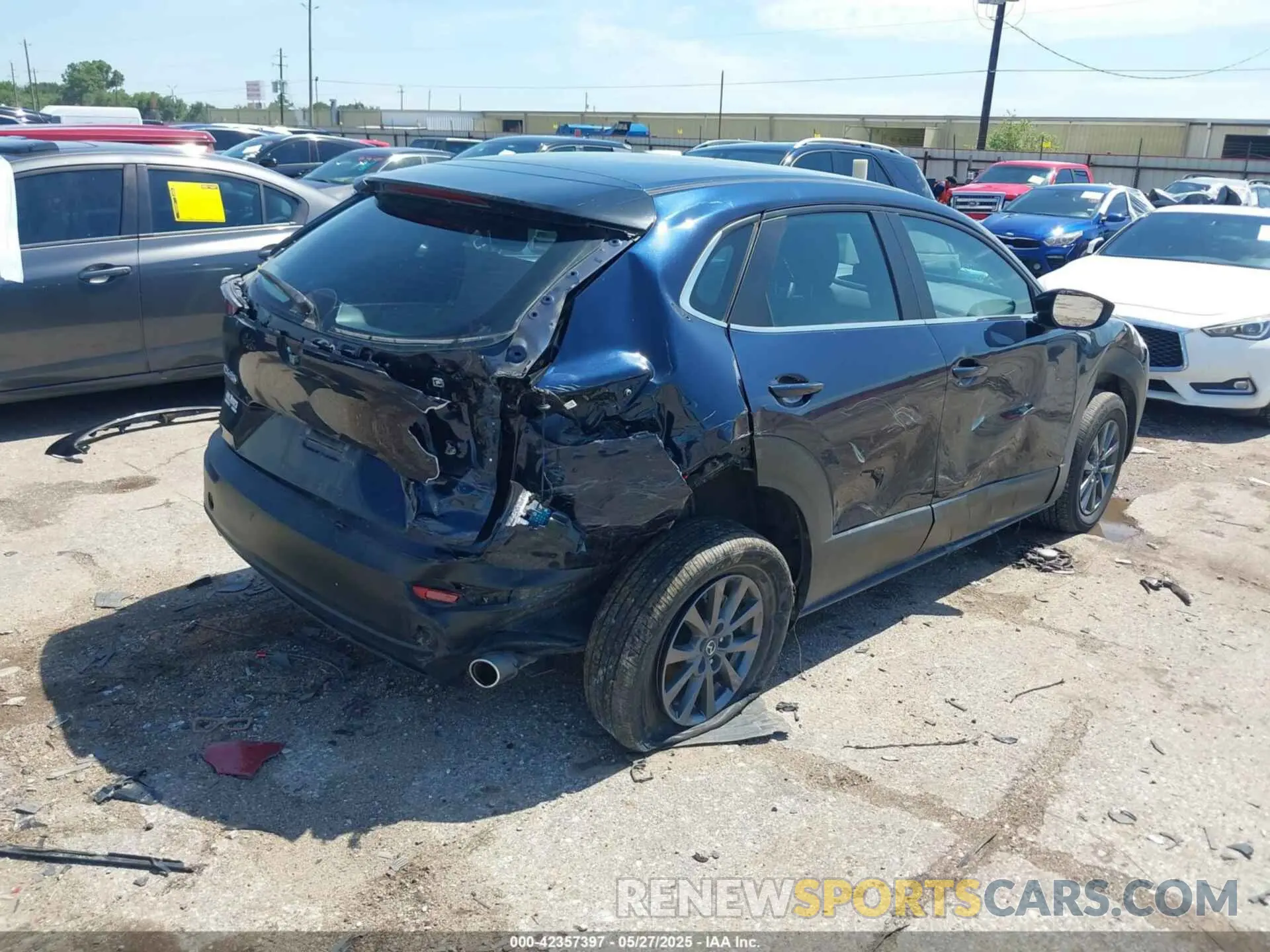 4 Photograph of a damaged car 3MVDMAAL2MM252953 MAZDA CX-30 2021