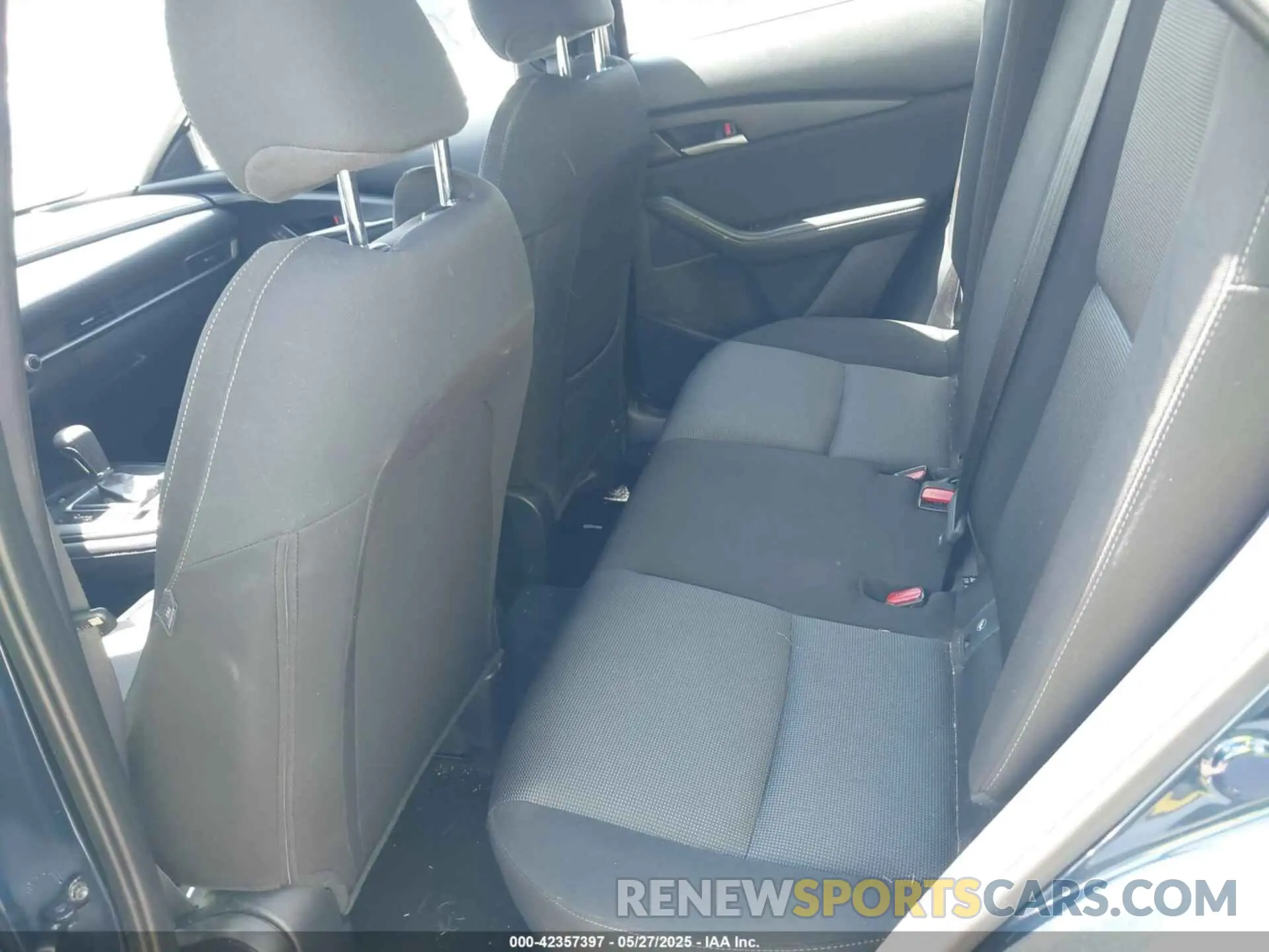 8 Photograph of a damaged car 3MVDMAAL2MM252953 MAZDA CX-30 2021