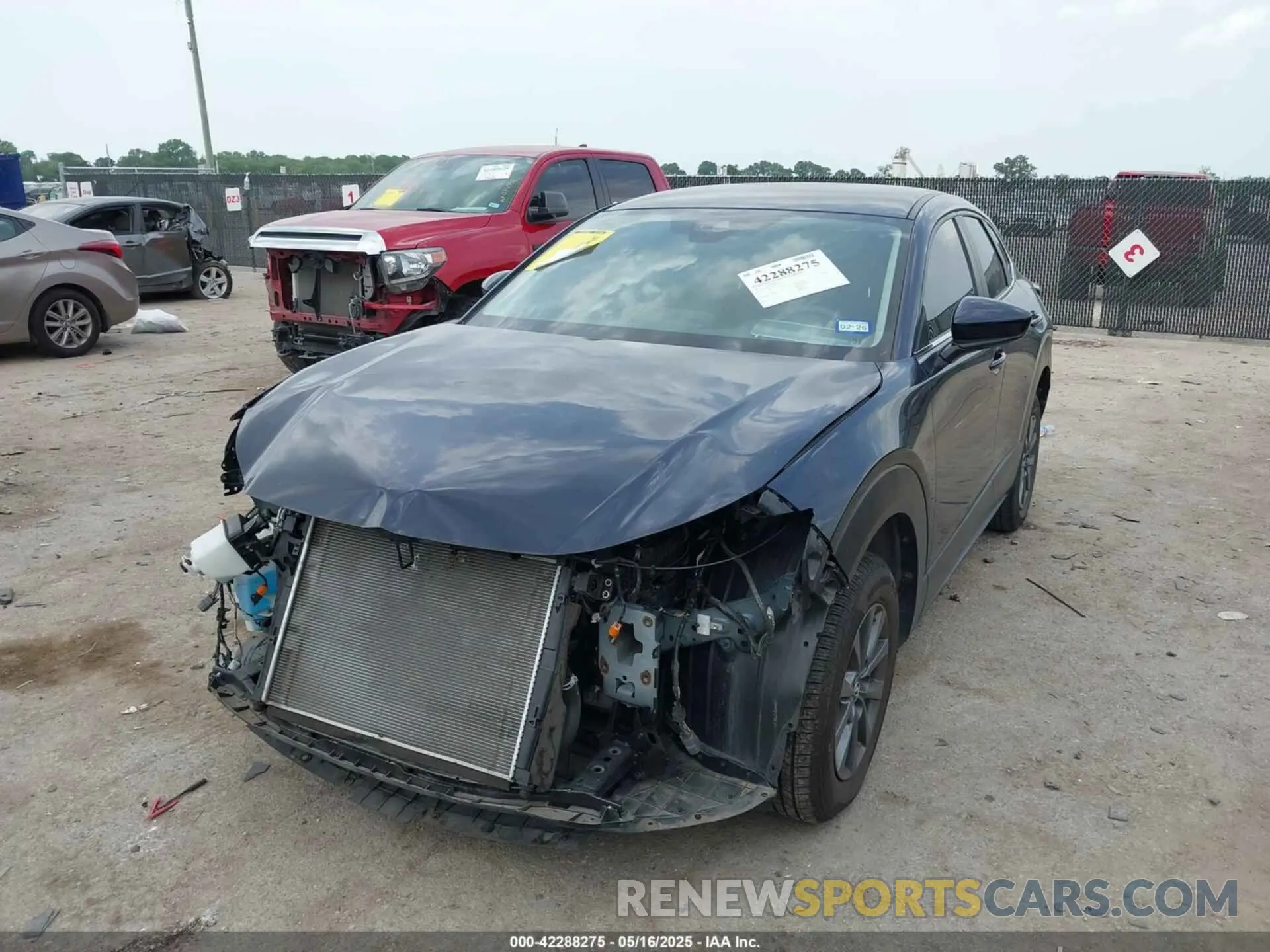 2 Photograph of a damaged car 3MVDMAAL4MM302042 MAZDA CX-30 2021