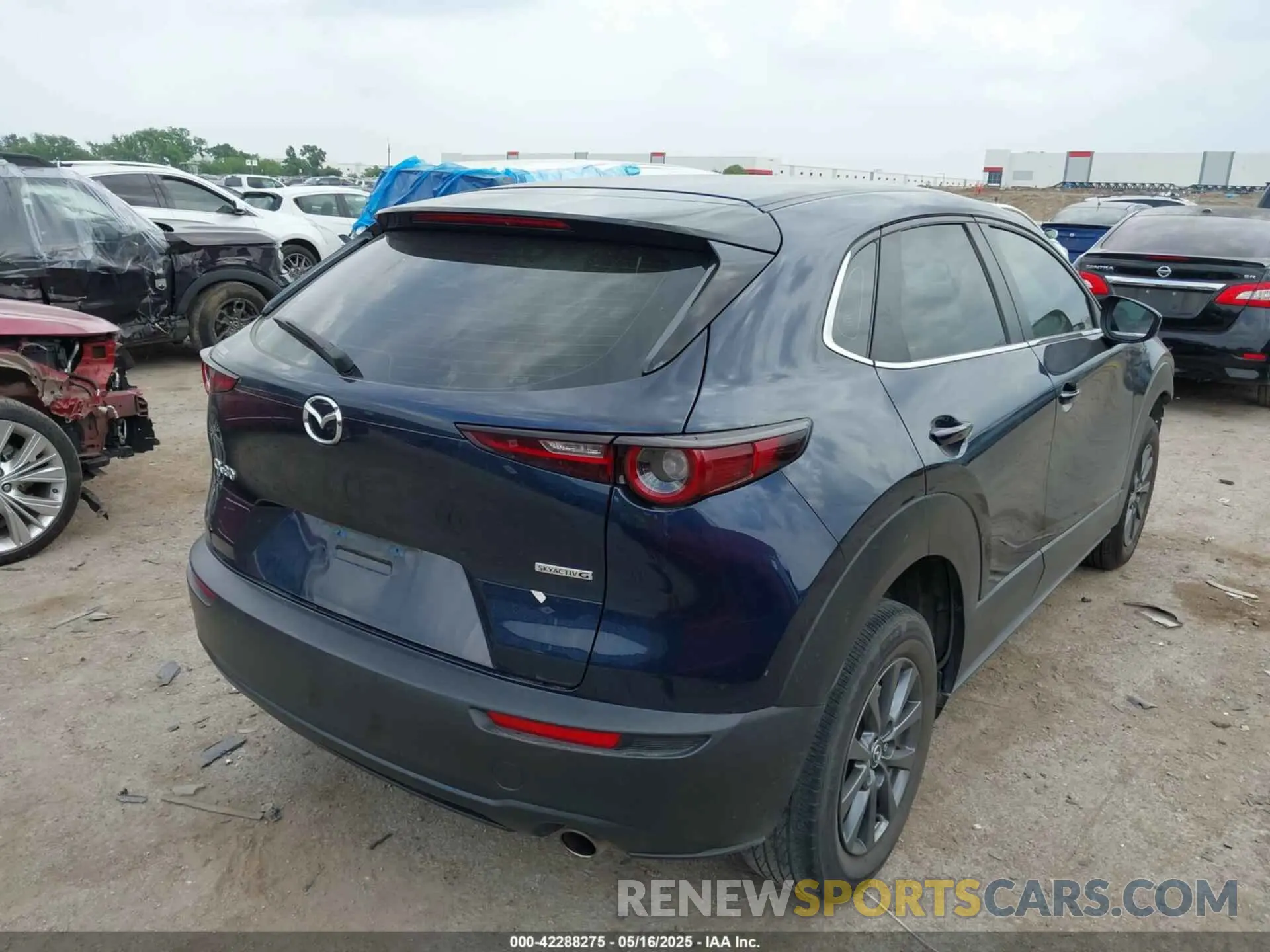 4 Photograph of a damaged car 3MVDMAAL4MM302042 MAZDA CX-30 2021