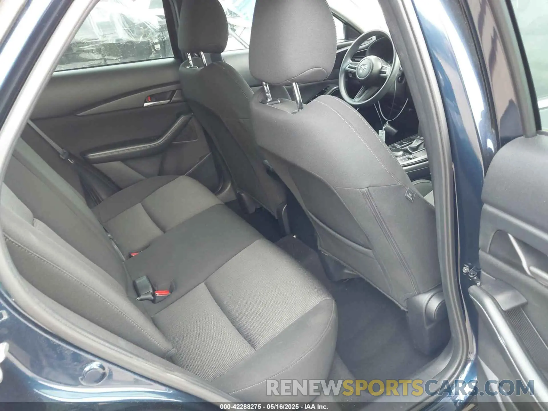 8 Photograph of a damaged car 3MVDMAAL4MM302042 MAZDA CX-30 2021