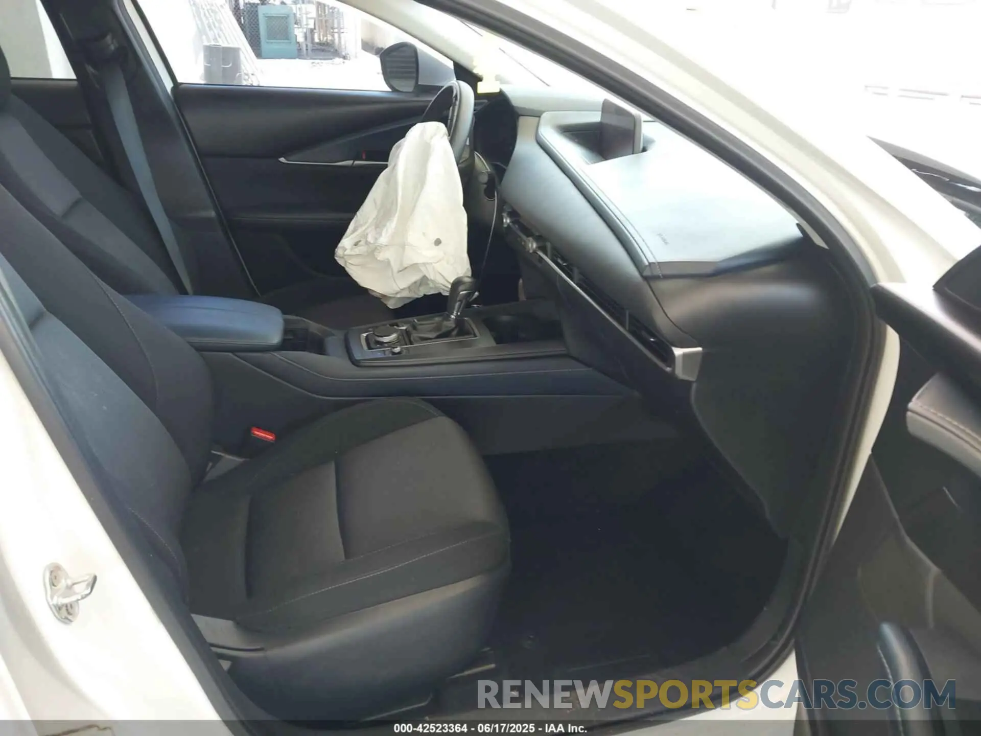 5 Photograph of a damaged car 3MVDMAAL8MM211999 MAZDA CX-30 2021