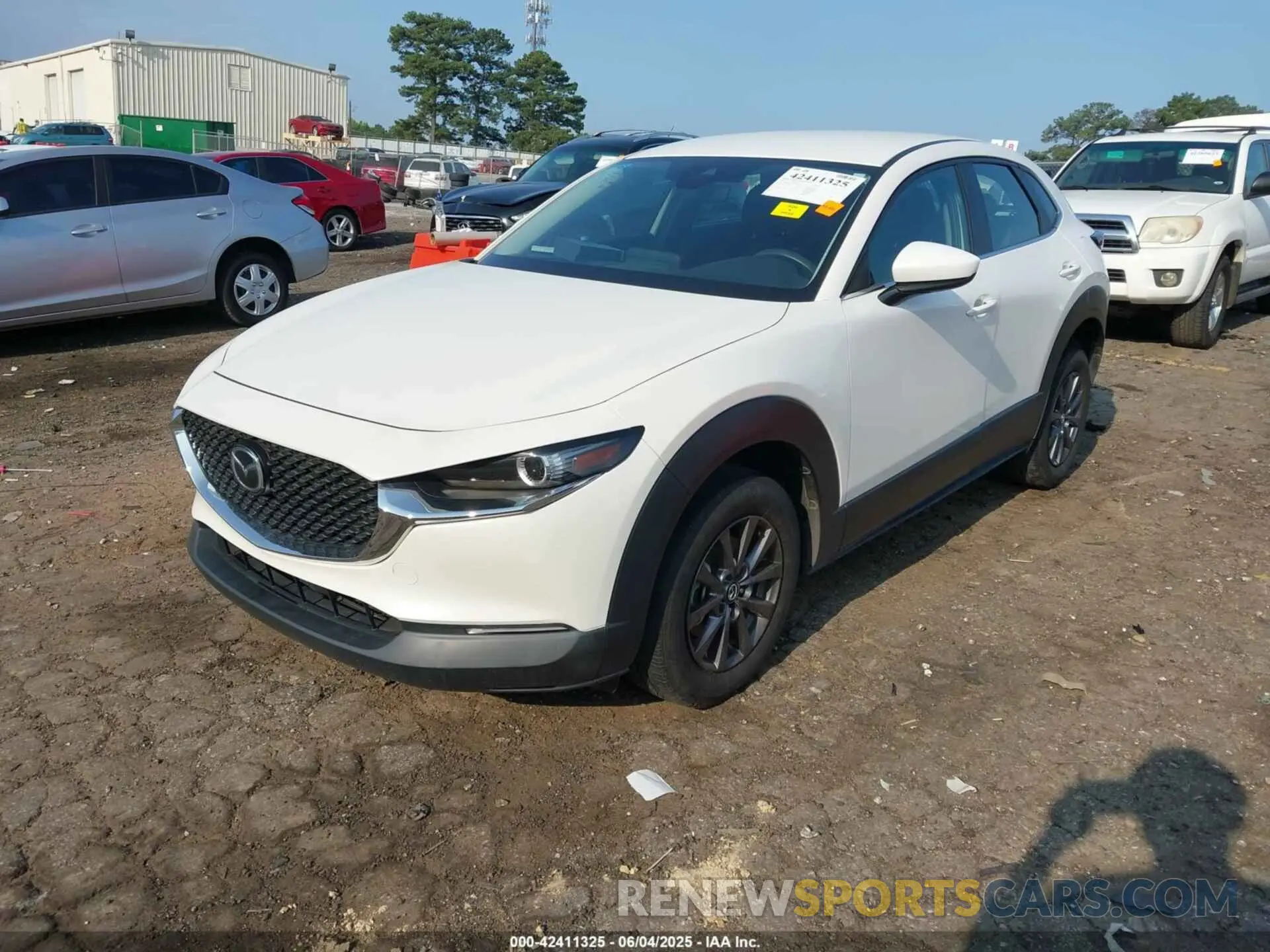 2 Photograph of a damaged car 3MVDMAAL8MM262452 MAZDA CX-30 2021
