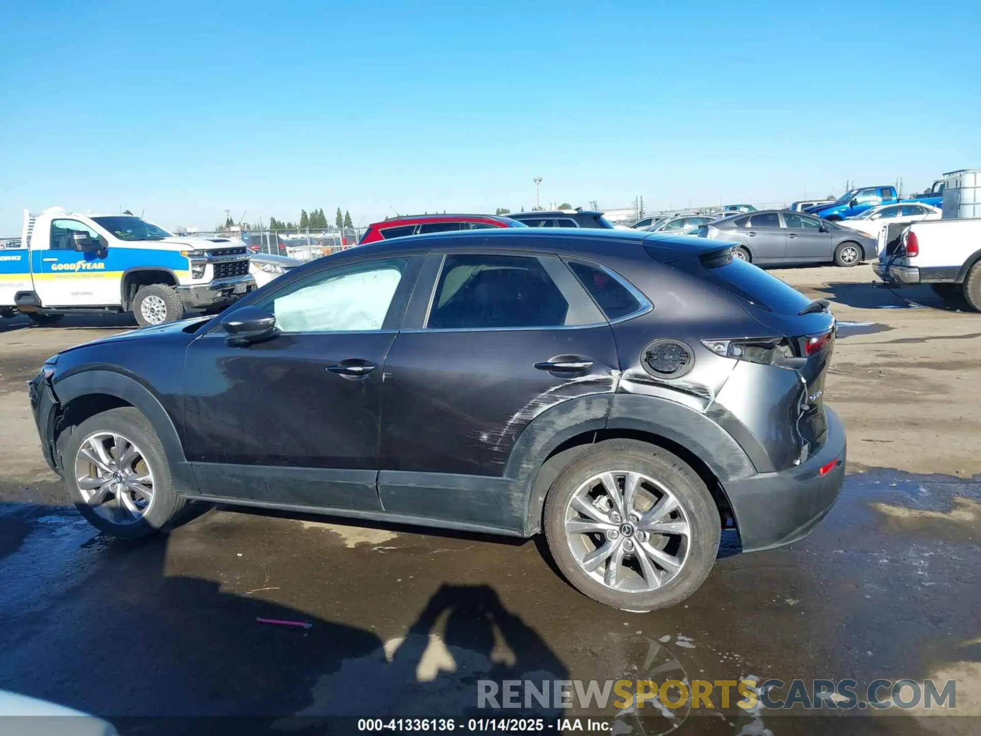 14 Photograph of a damaged car 3MVDMABL0MM220307 MAZDA CX-30 2021